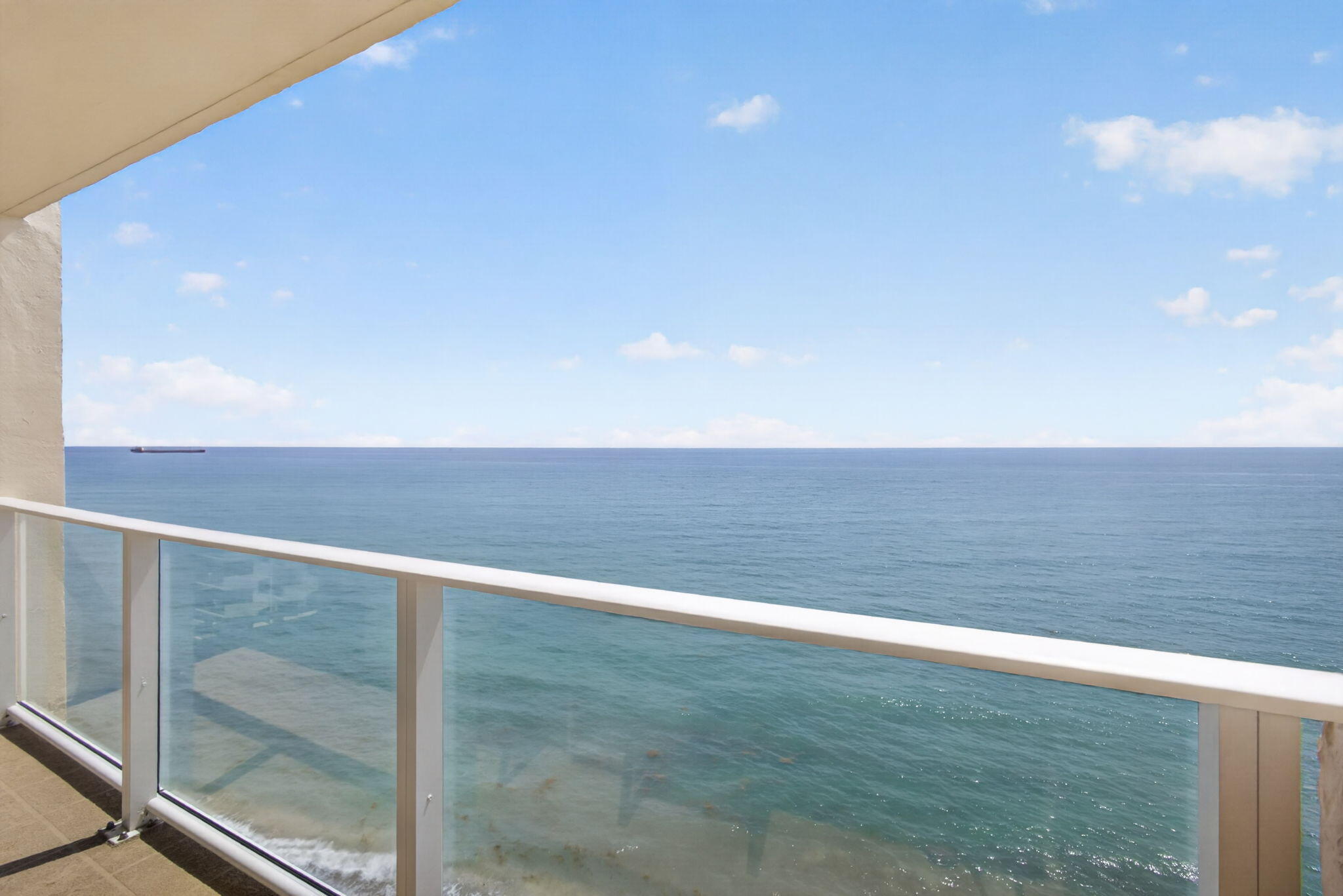 5440 N Ocean #1006 Riviera Beach, FL 33404
