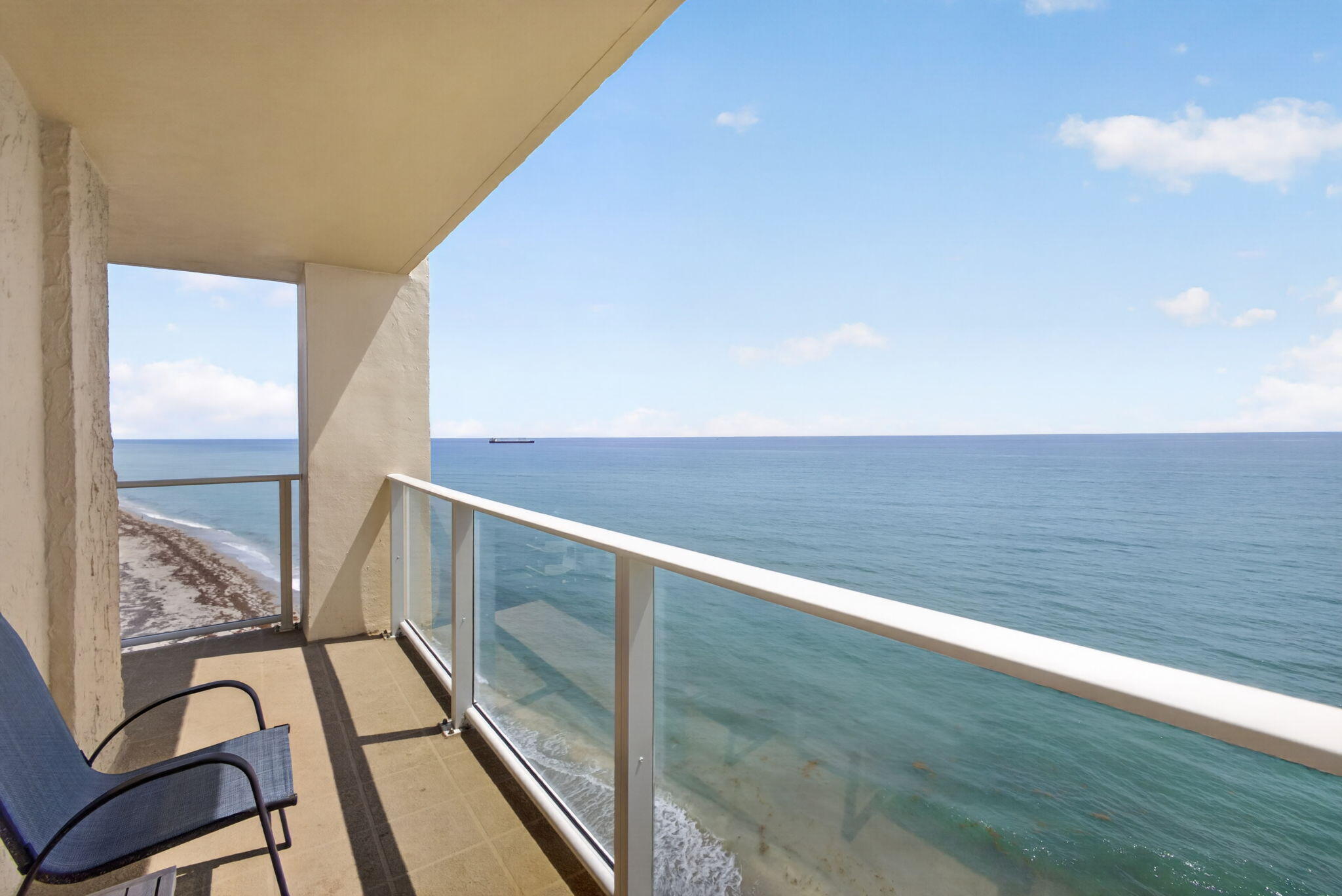 5440 N Ocean #1006 Riviera Beach, FL 33404