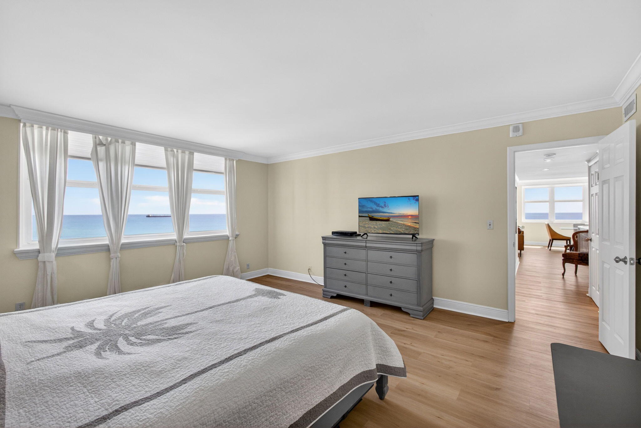 5440 N Ocean #1006 Riviera Beach, FL 33404