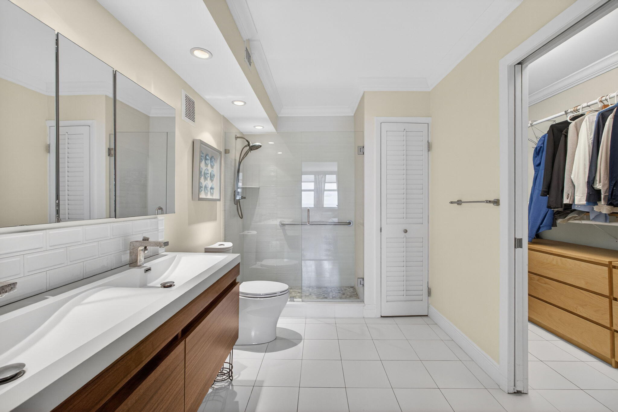 5440 N Ocean #1006 Riviera Beach, FL 33404
