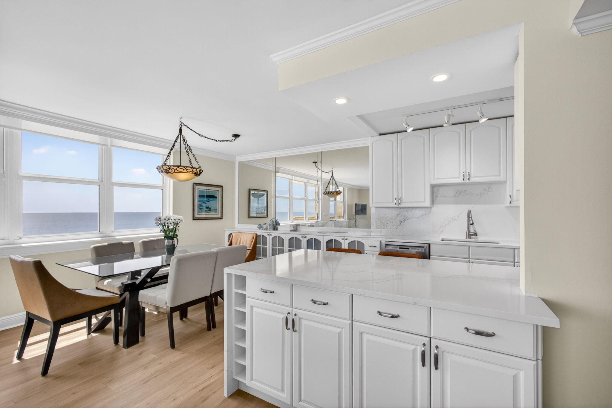 5440 N Ocean #1006 Riviera Beach, FL 33404