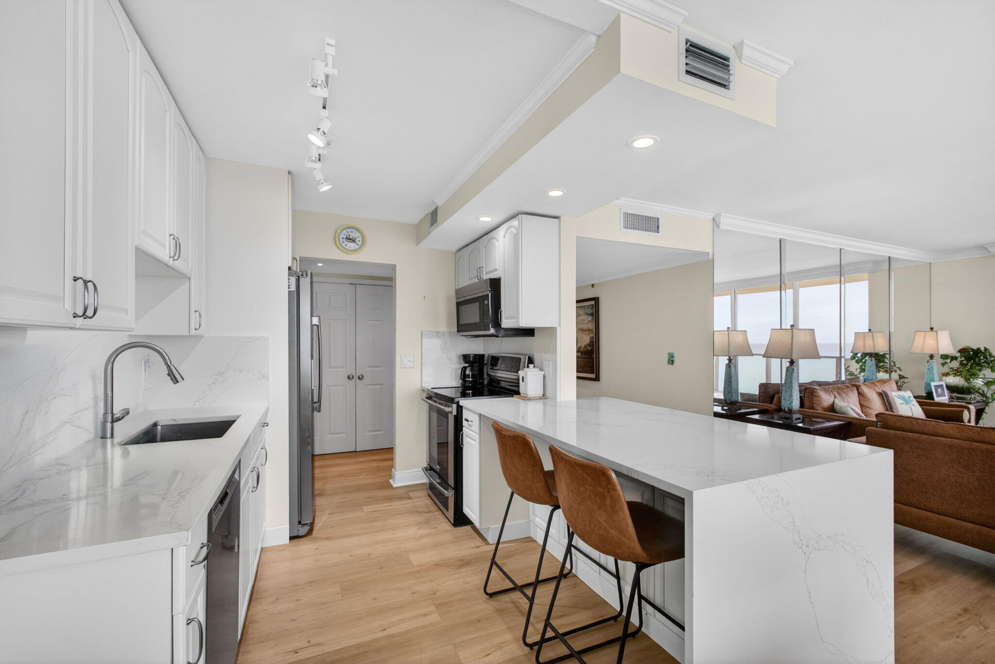 5440 N Ocean #1006 Riviera Beach, FL 33404