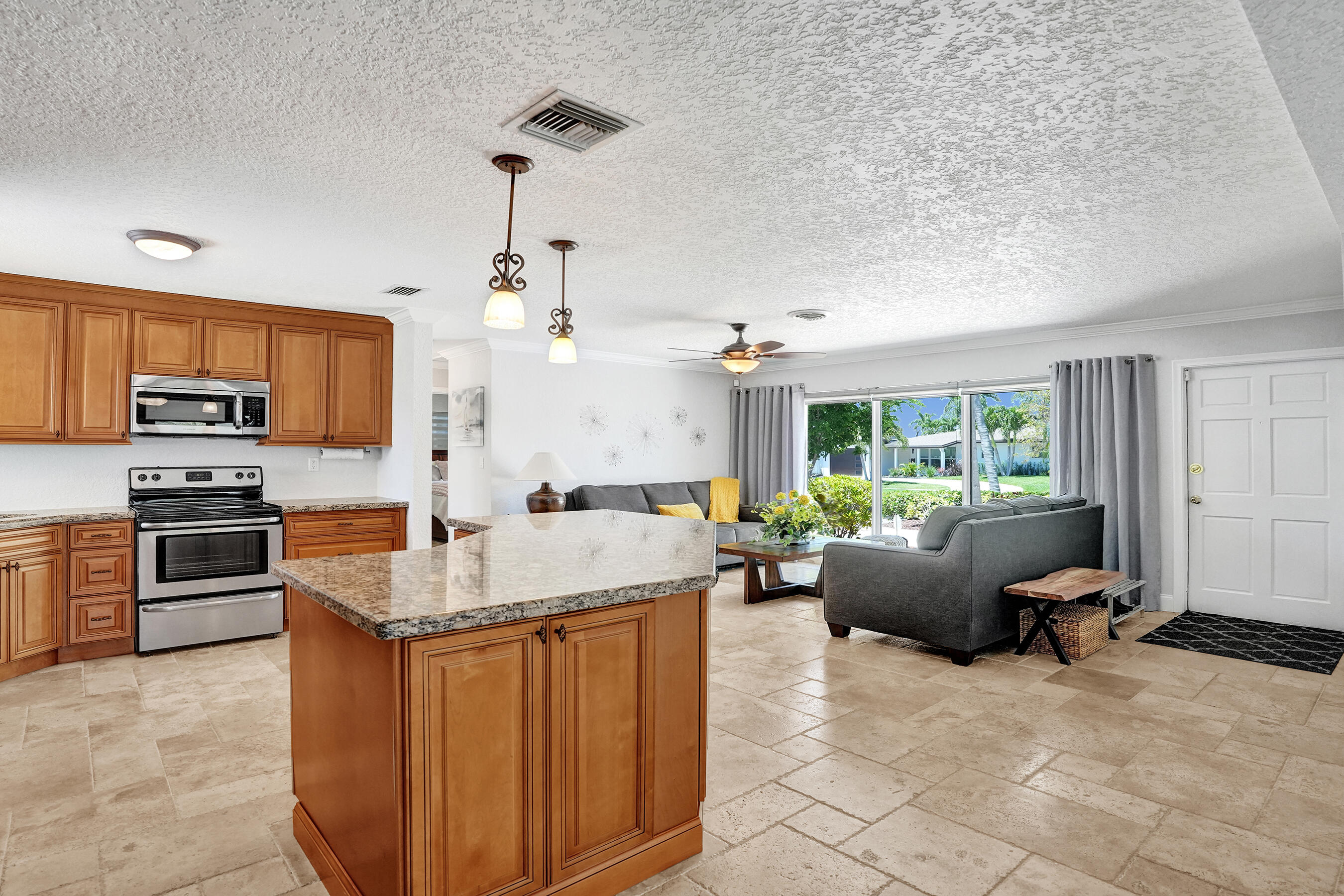 700 SE 5th Pompano Beach, FL 33060
