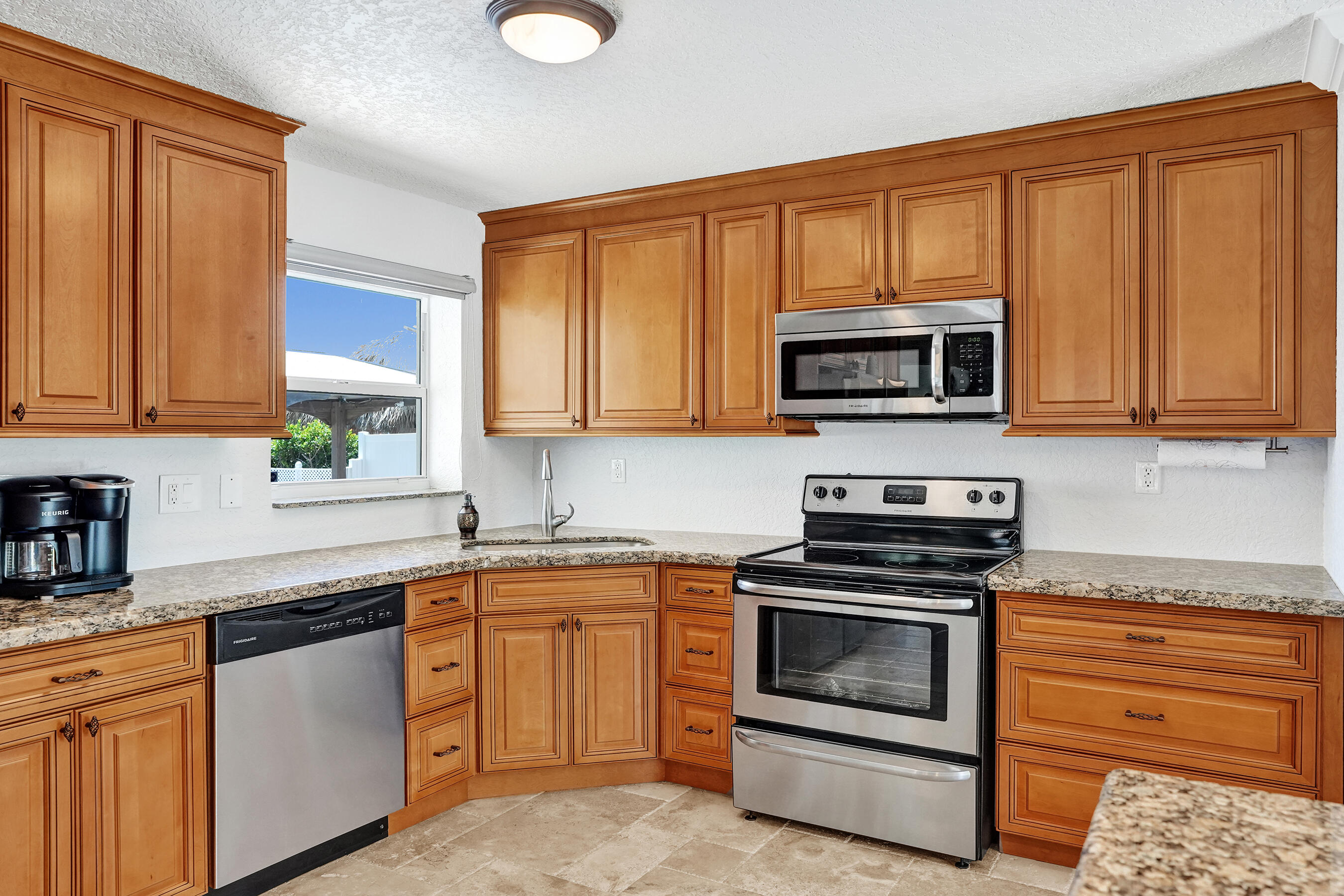 700 SE 5th Pompano Beach, FL 33060