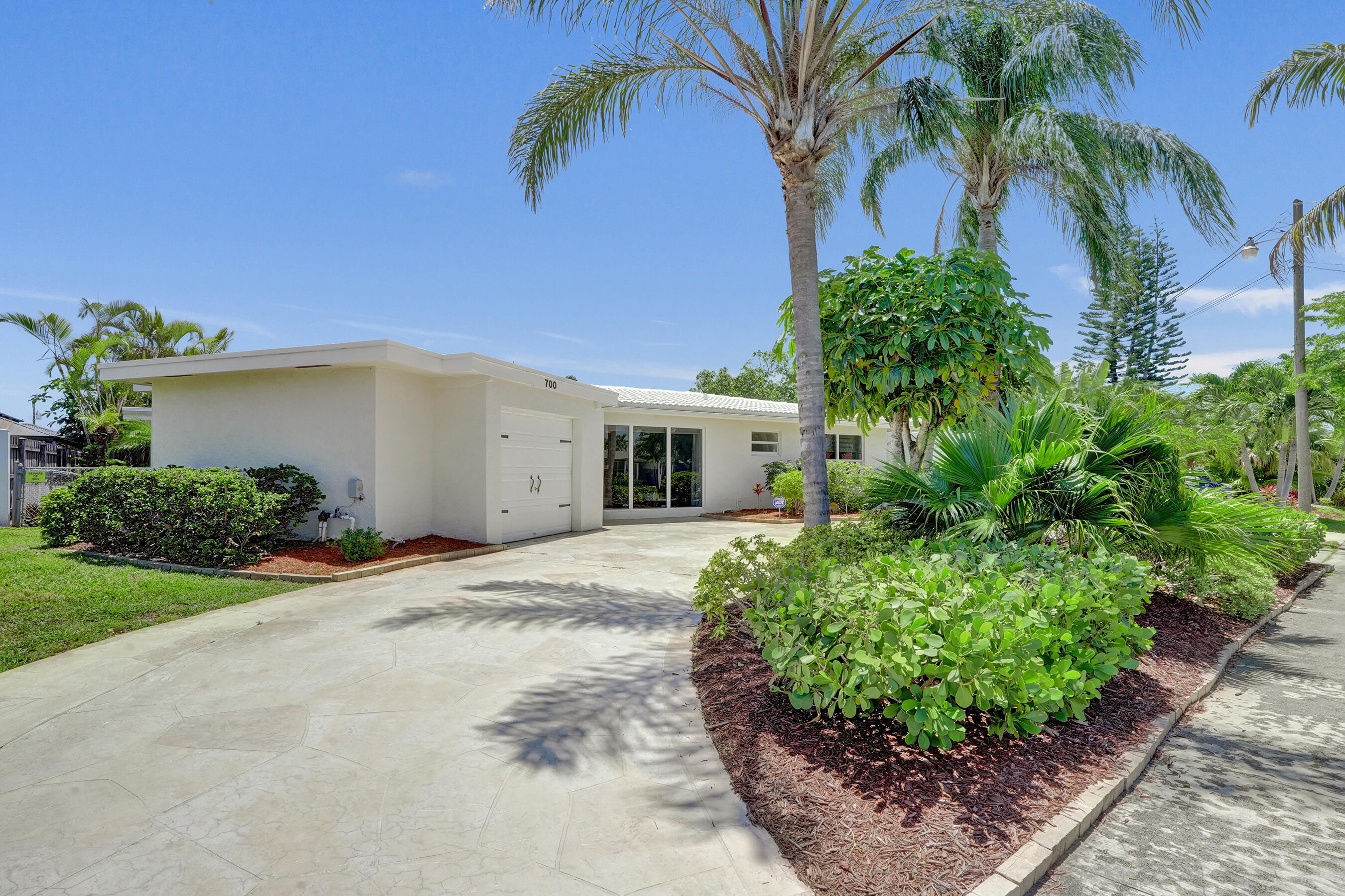 700 SE 5th Pompano Beach, FL 33060