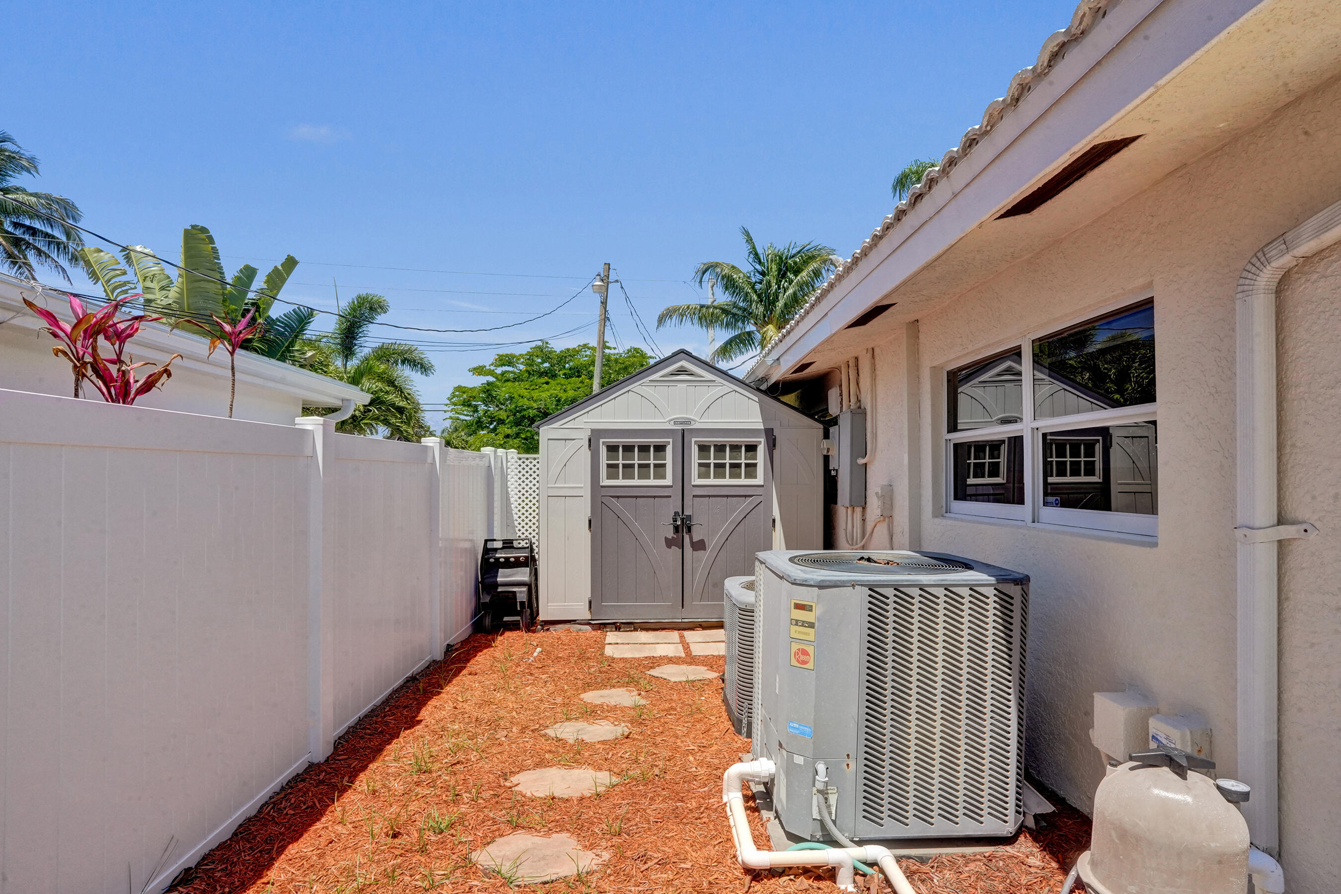 700 SE 5th Pompano Beach, FL 33060