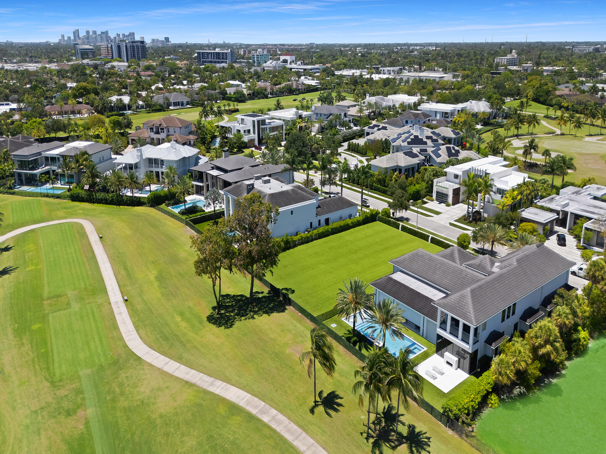3916 Country Clb Fort Lauderdale, FL 33308