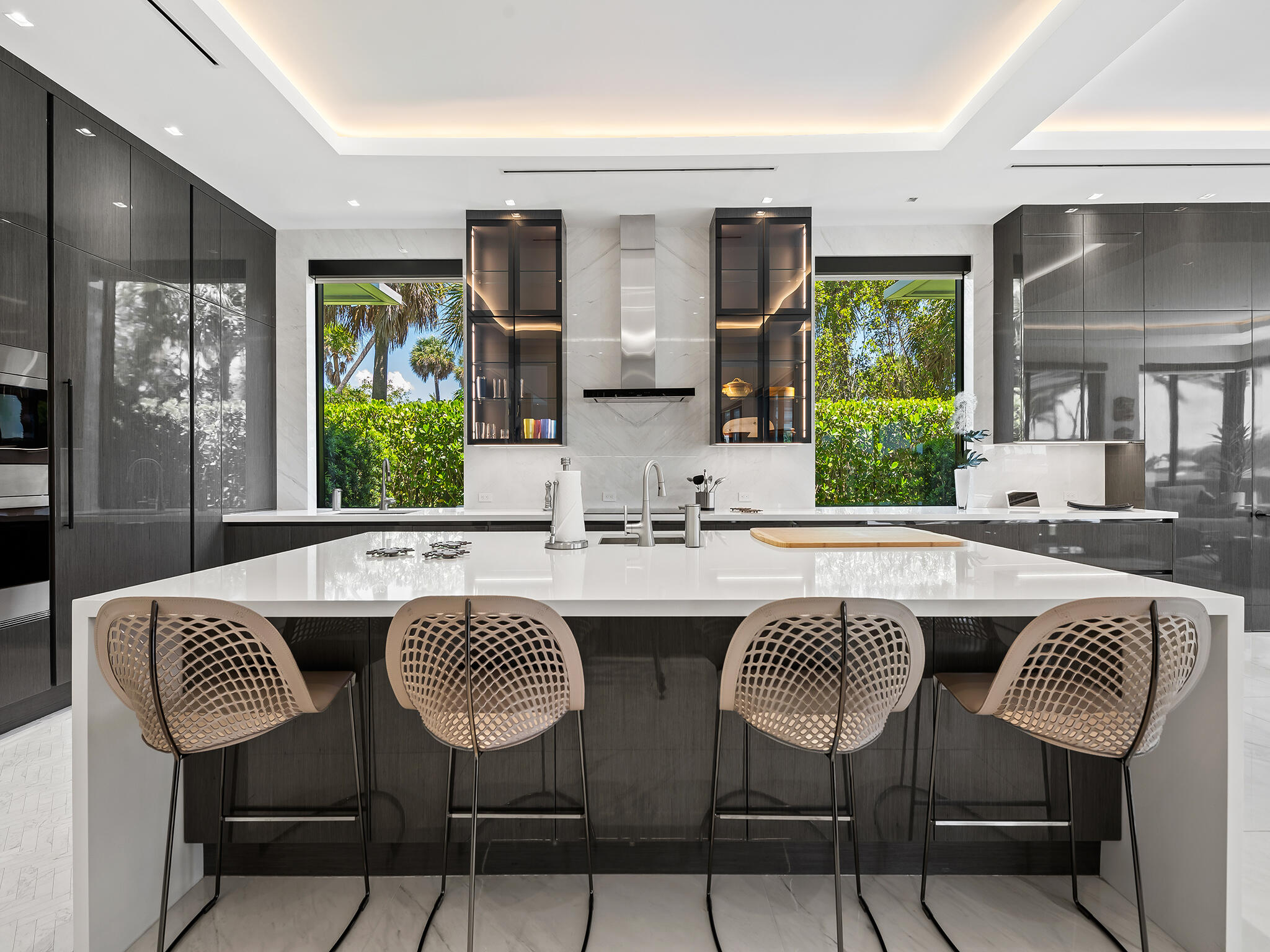 3916 Country Clb Fort Lauderdale, FL 33308