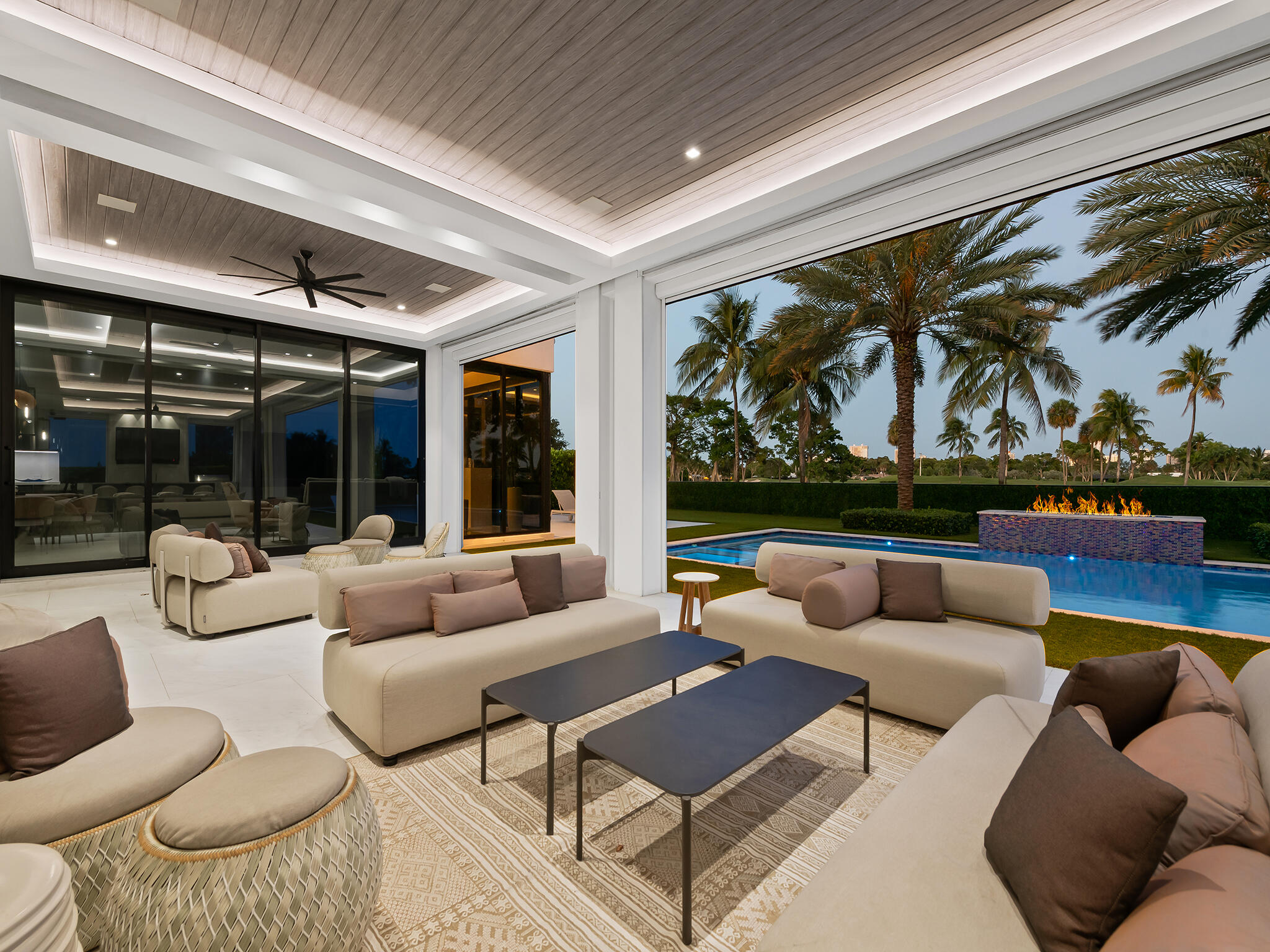 3916 Country Clb Fort Lauderdale, FL 33308