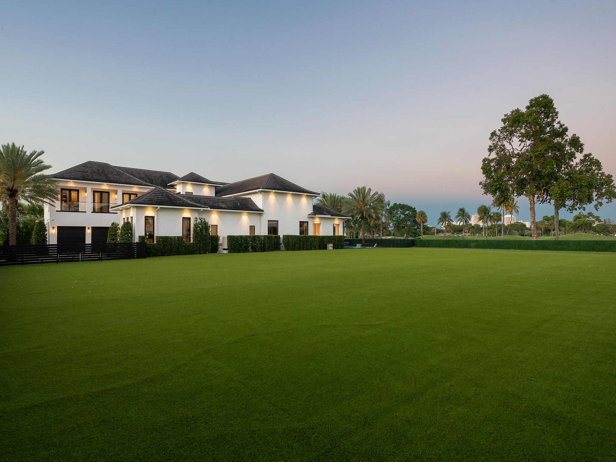 3916 Country Clb Fort Lauderdale, FL 33308