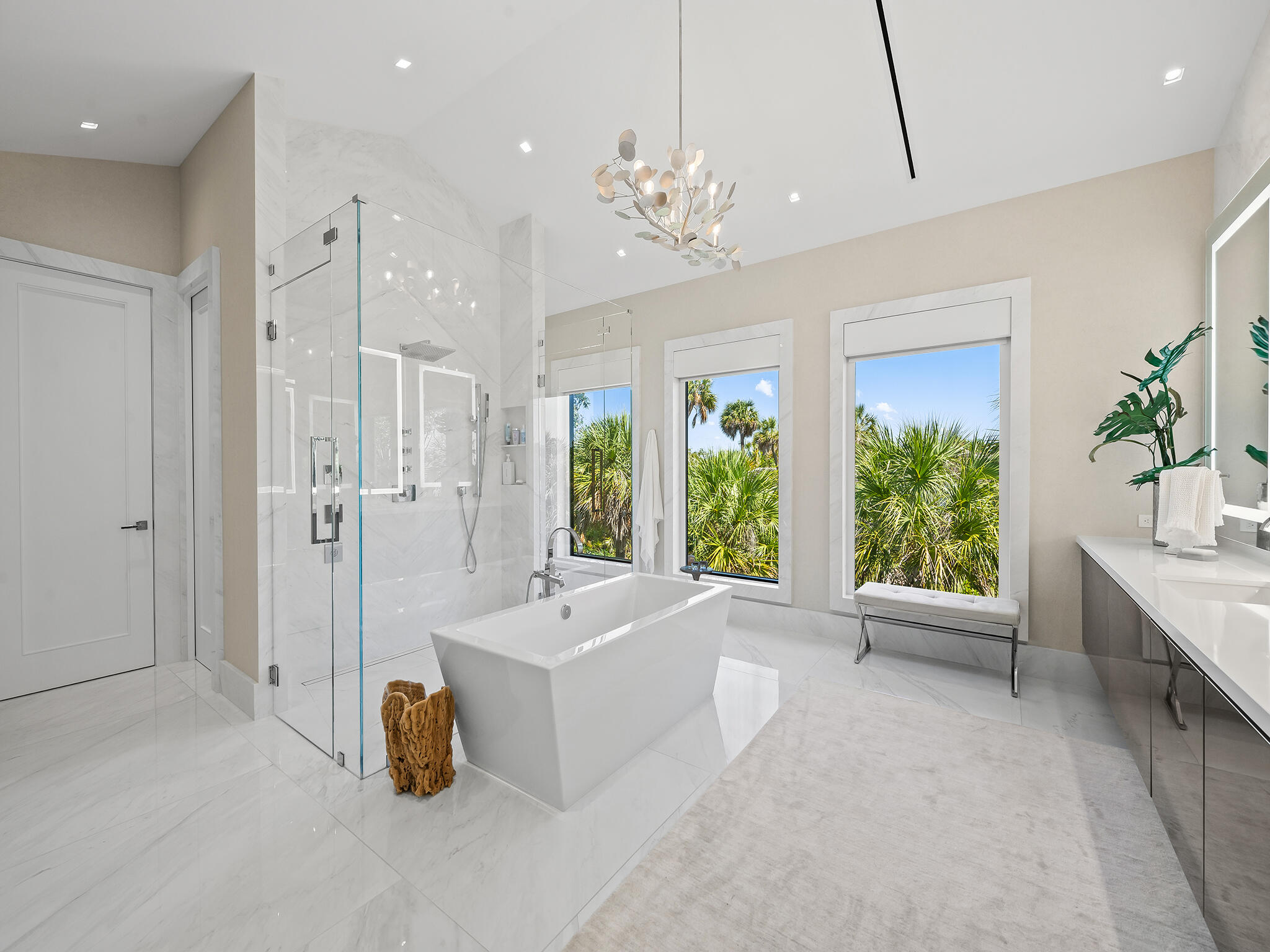 3916 Country Clb Fort Lauderdale, FL 33308