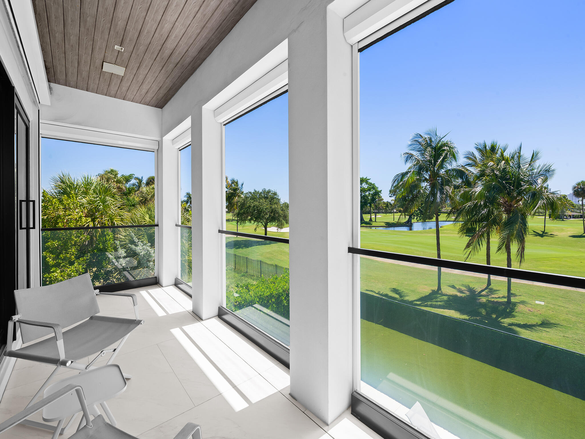 3916 Country Clb Fort Lauderdale, FL 33308