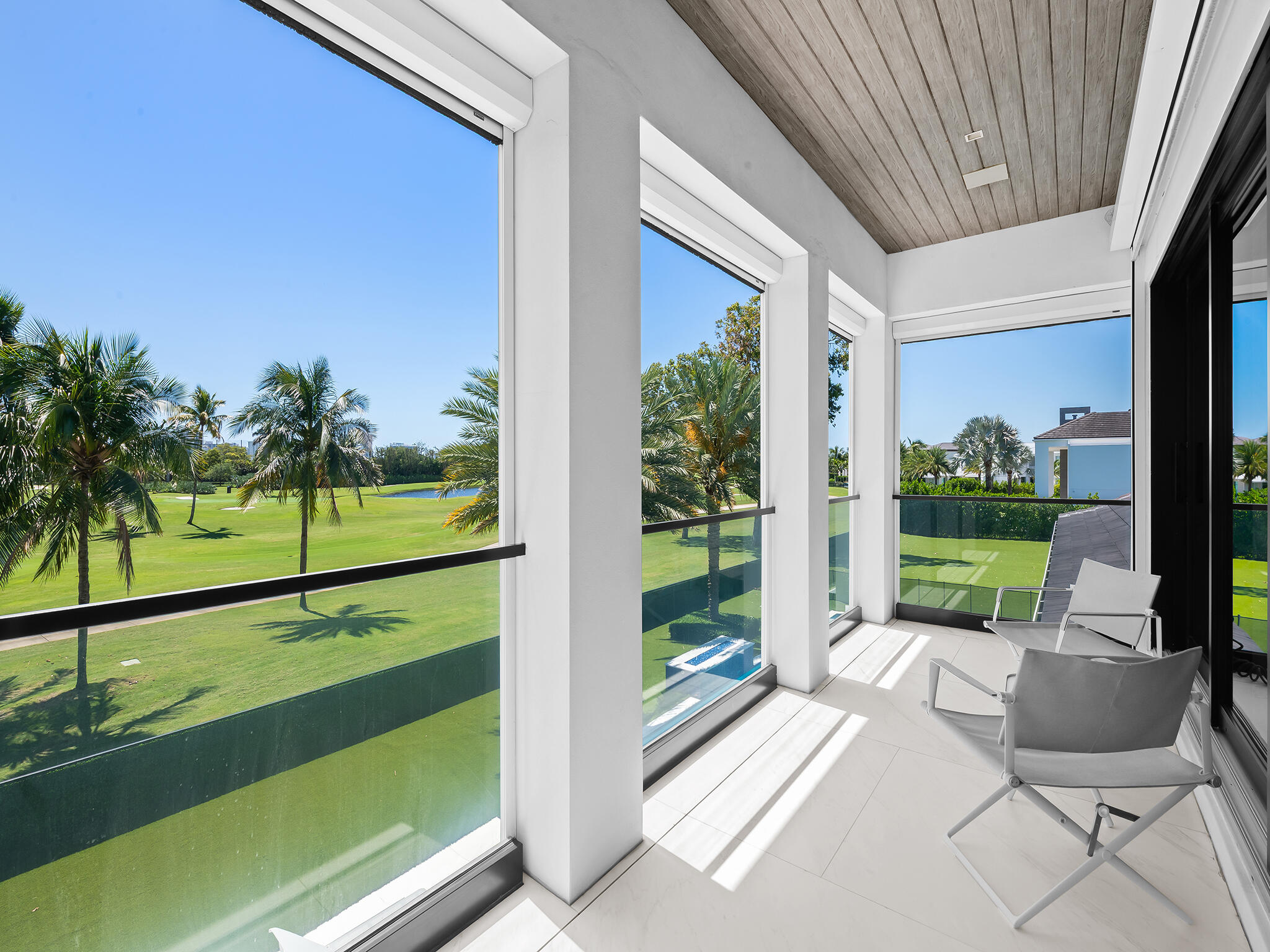 3916 Country Clb Fort Lauderdale, FL 33308