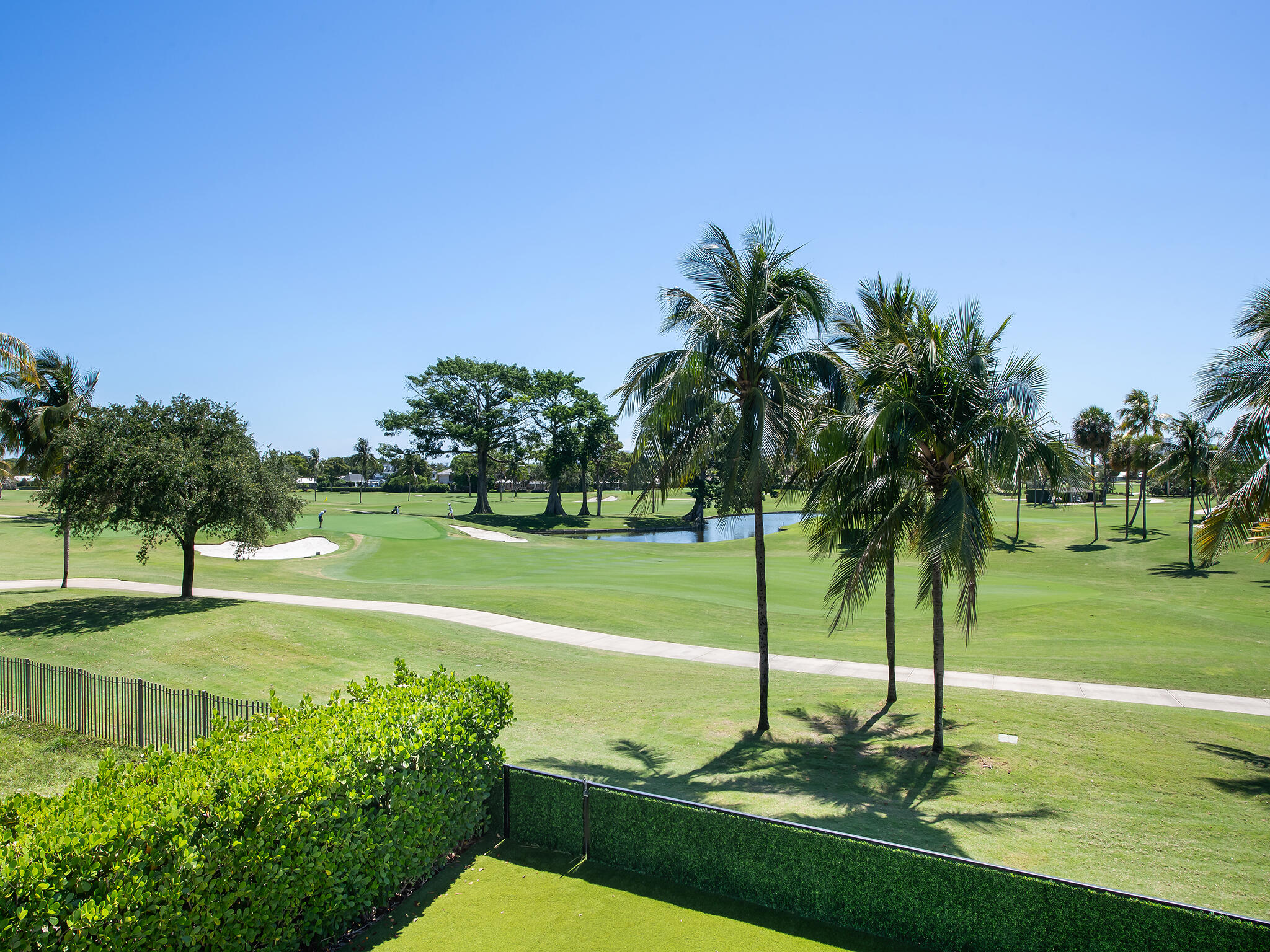 3916 Country Clb Fort Lauderdale, FL 33308