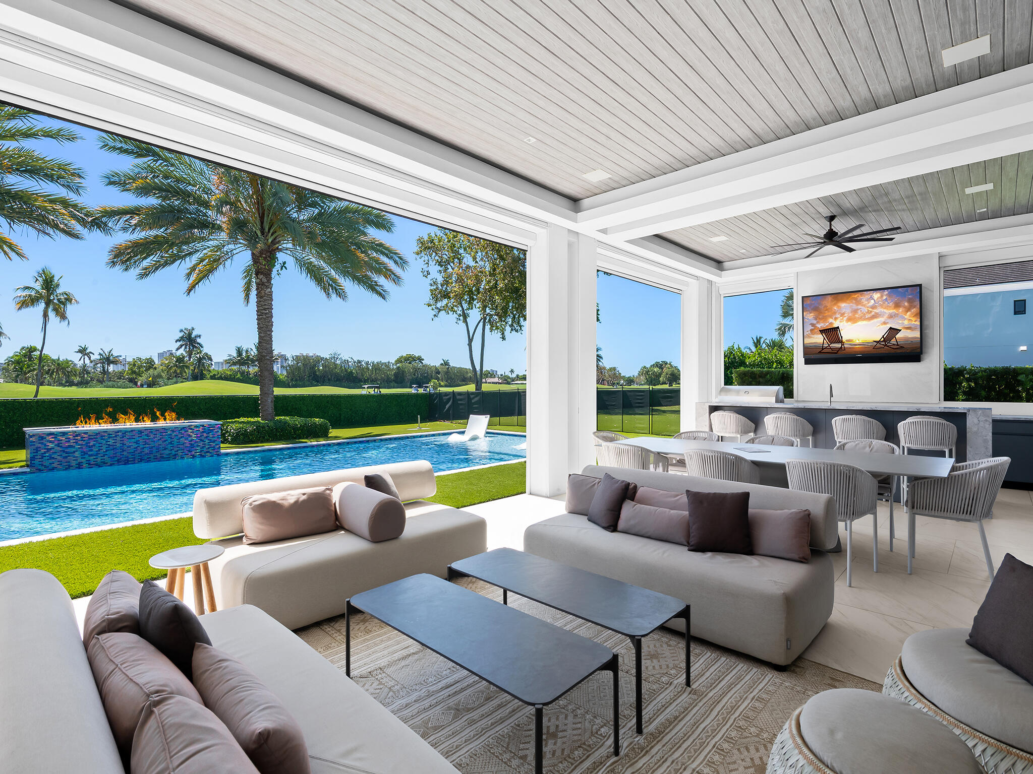 3916 Country Clb Fort Lauderdale, FL 33308