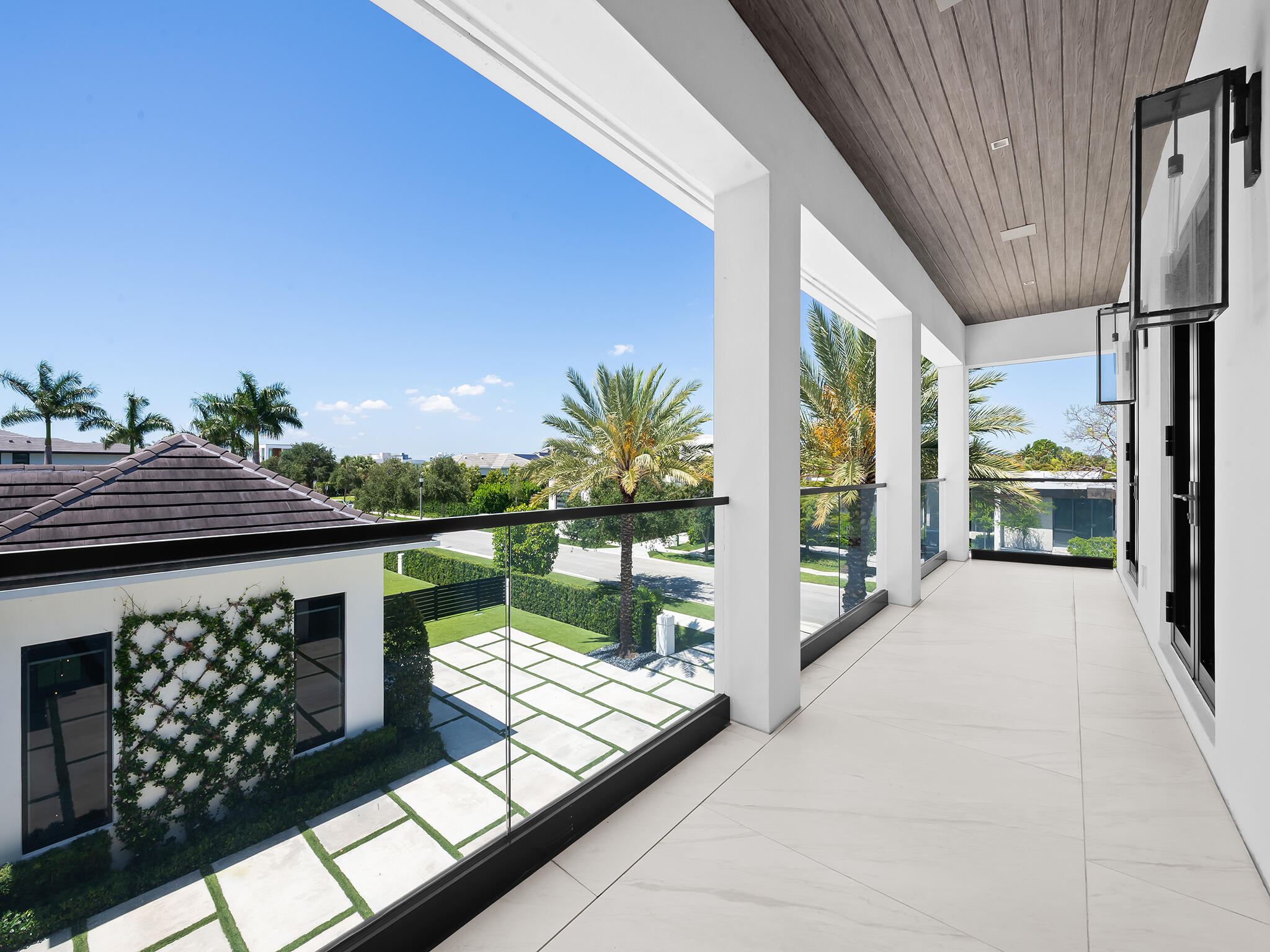 3916 Country Clb Fort Lauderdale, FL 33308