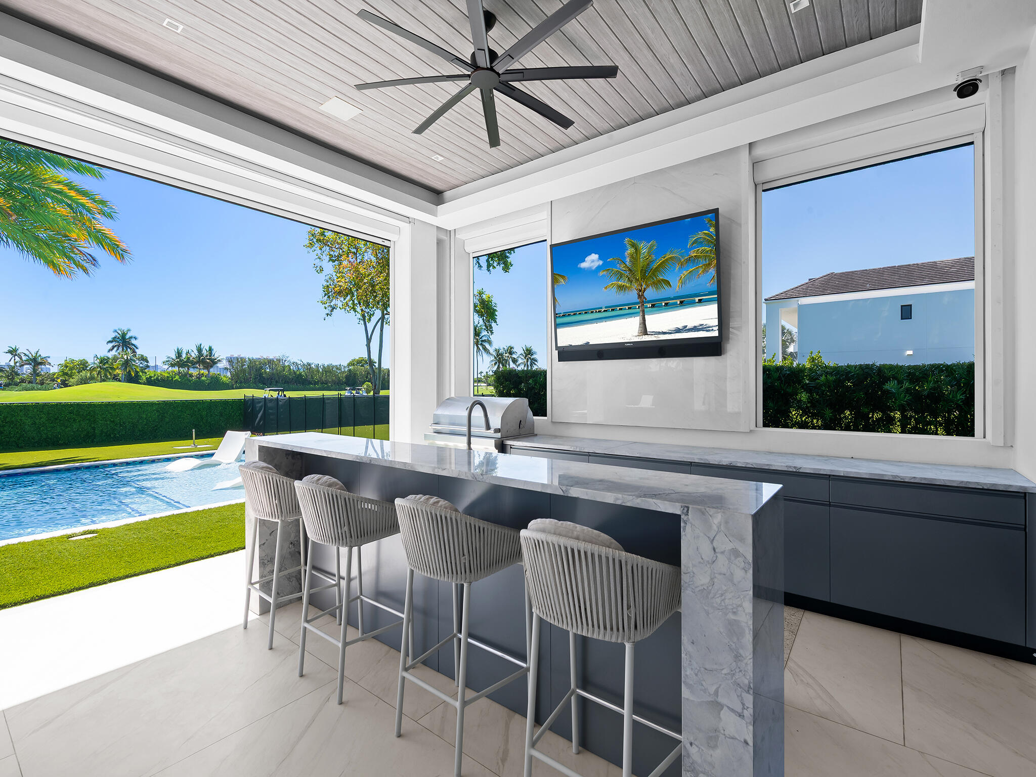 3916 Country Clb Fort Lauderdale, FL 33308
