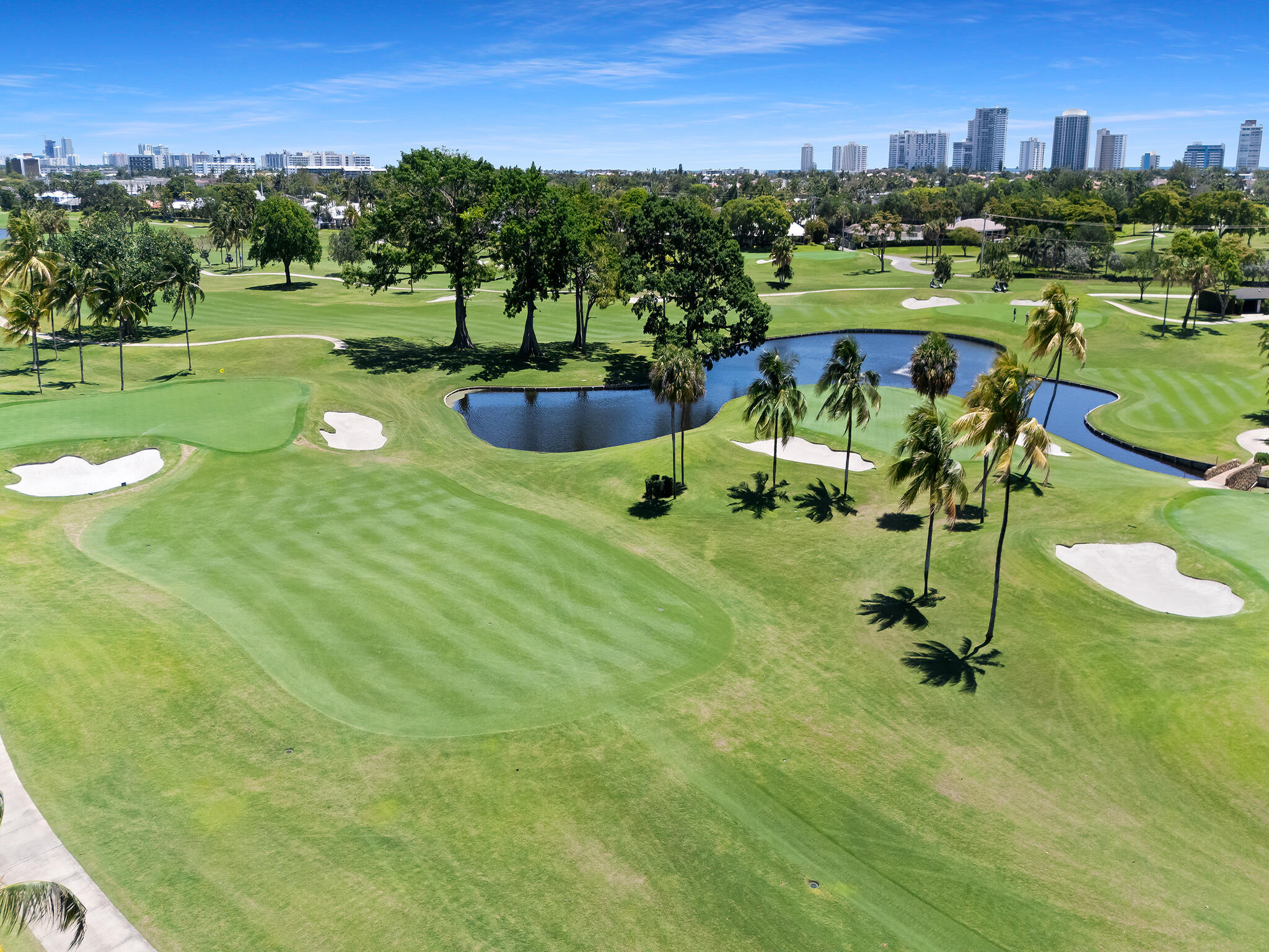 3916 Country Clb Fort Lauderdale, FL 33308