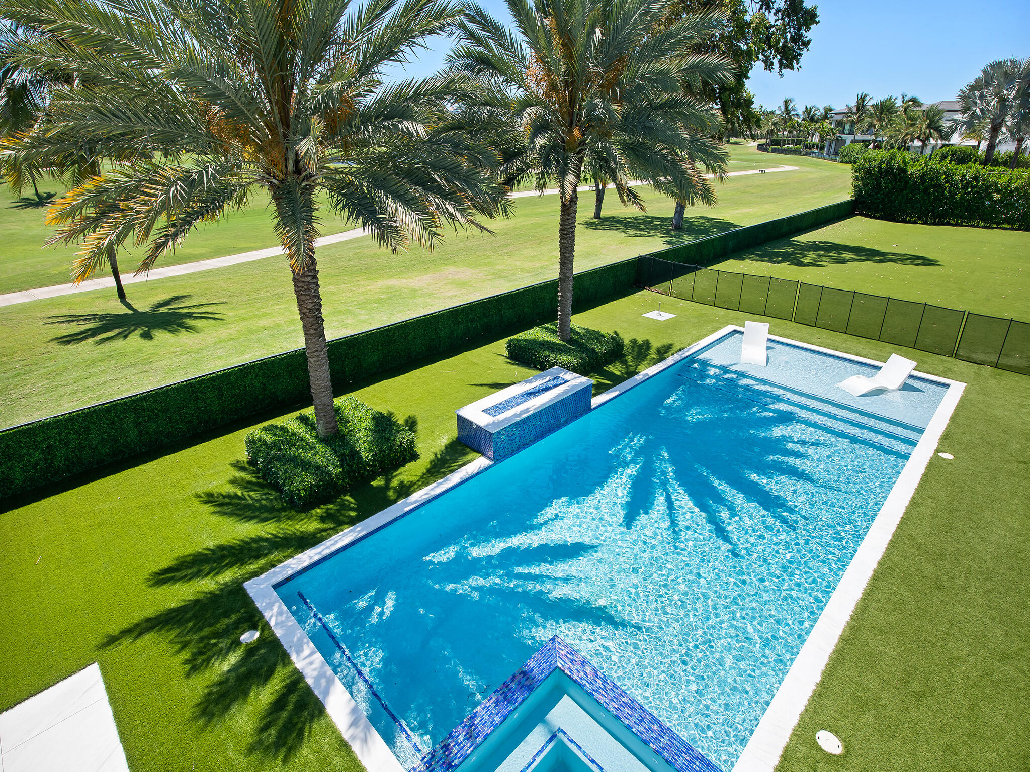 3916 Country Clb Fort Lauderdale, FL 33308