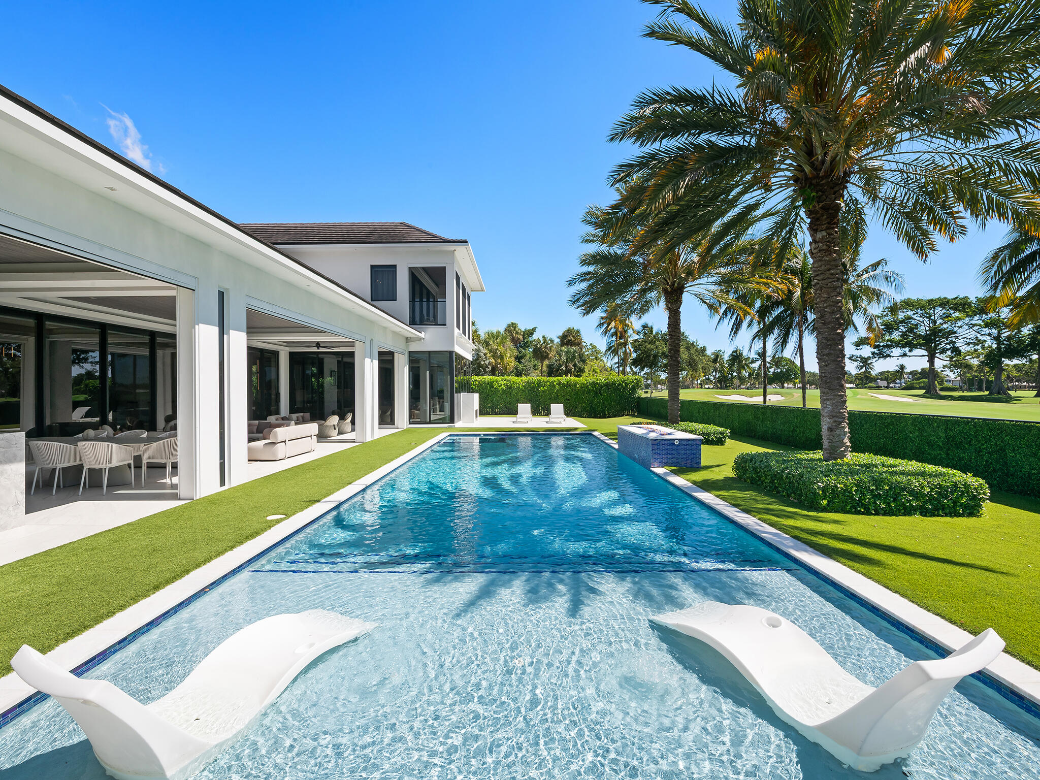 3916 Country Clb Fort Lauderdale, FL 33308