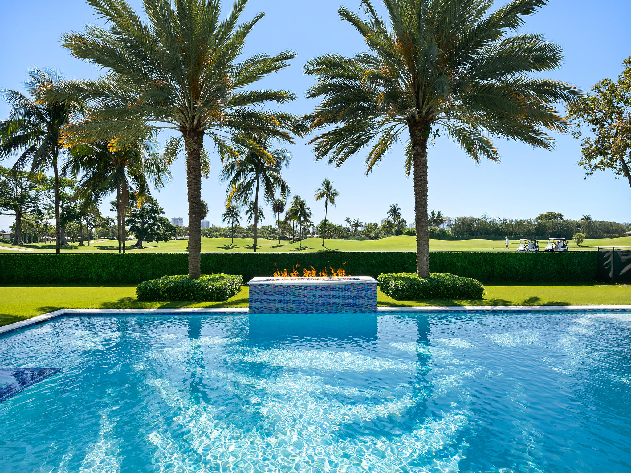 3916 Country Clb Fort Lauderdale, FL 33308