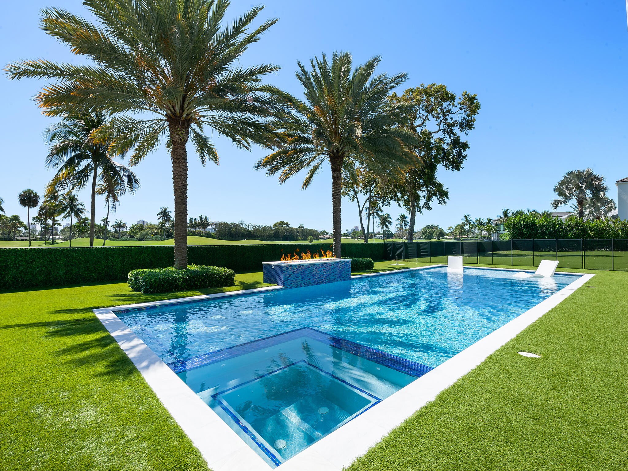 3916 Country Clb Fort Lauderdale, FL 33308