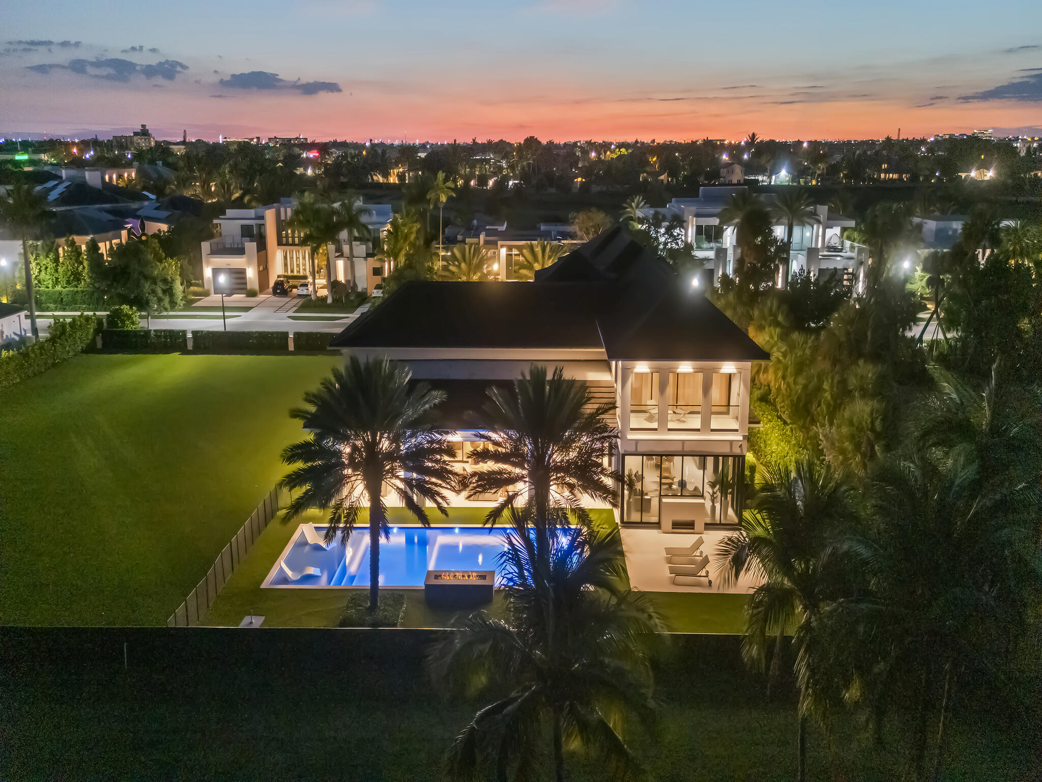 3916 Country Clb Fort Lauderdale, FL 33308