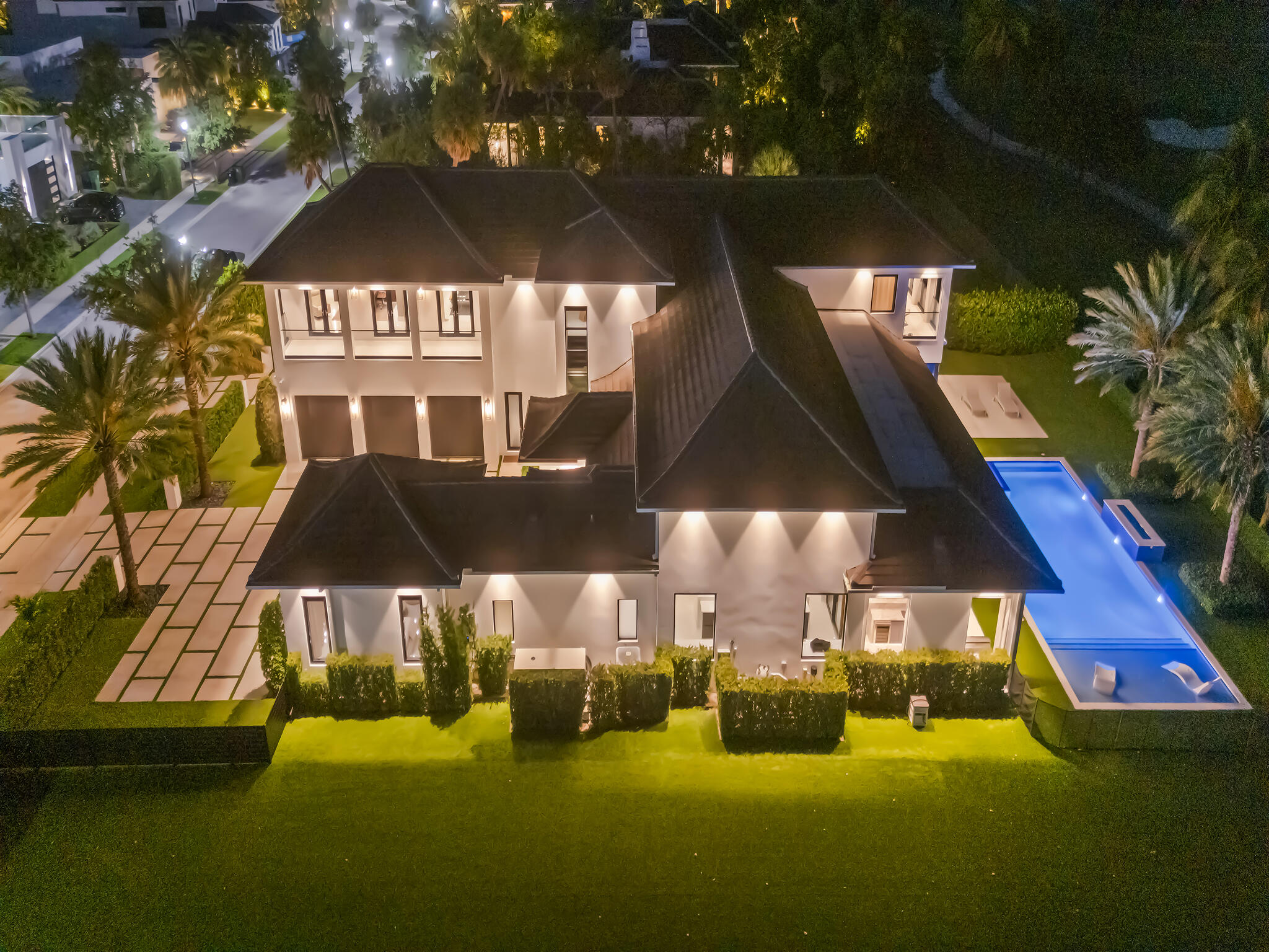 3916 Country Clb Fort Lauderdale, FL 33308