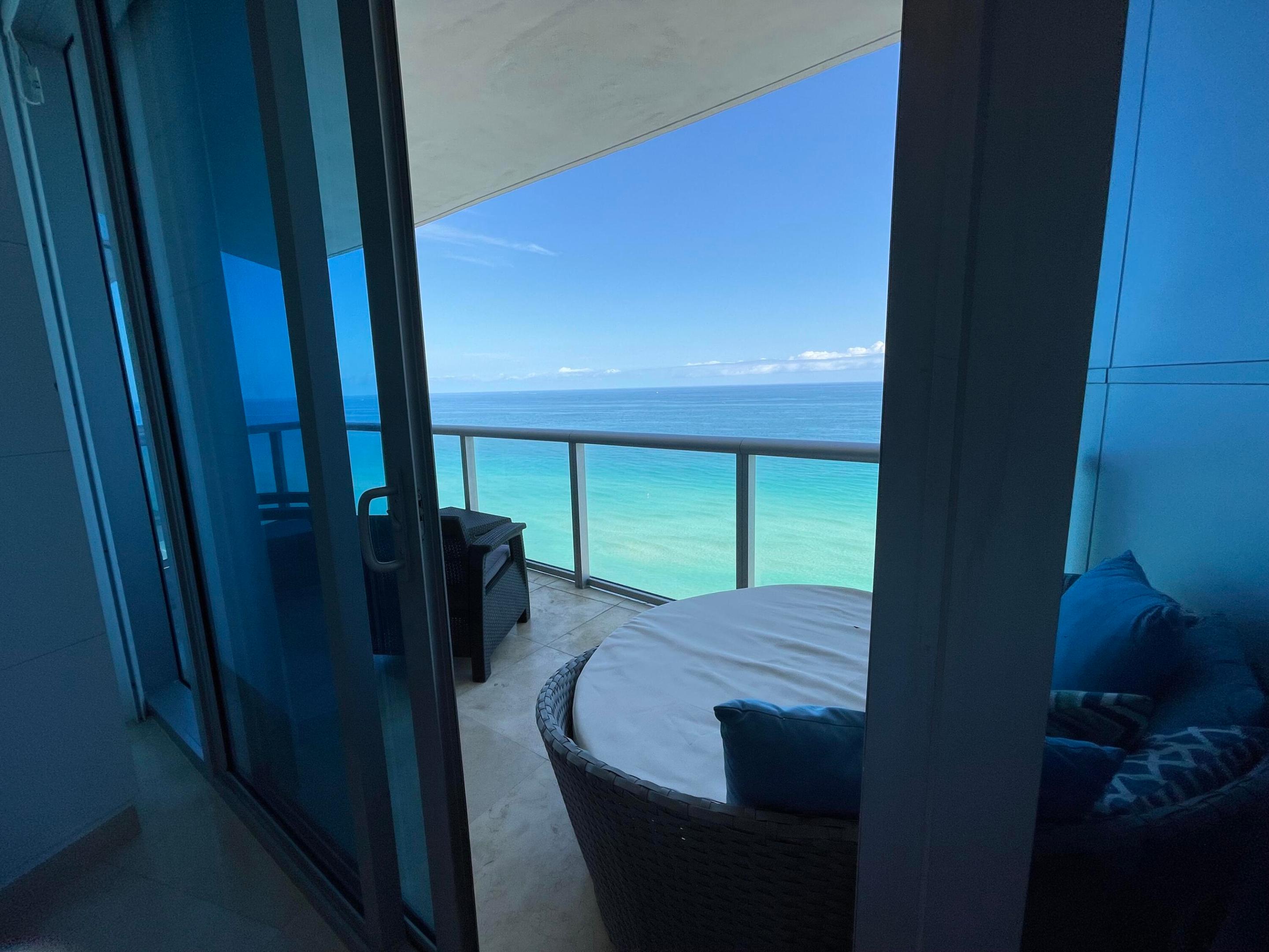 image Jade Beach3