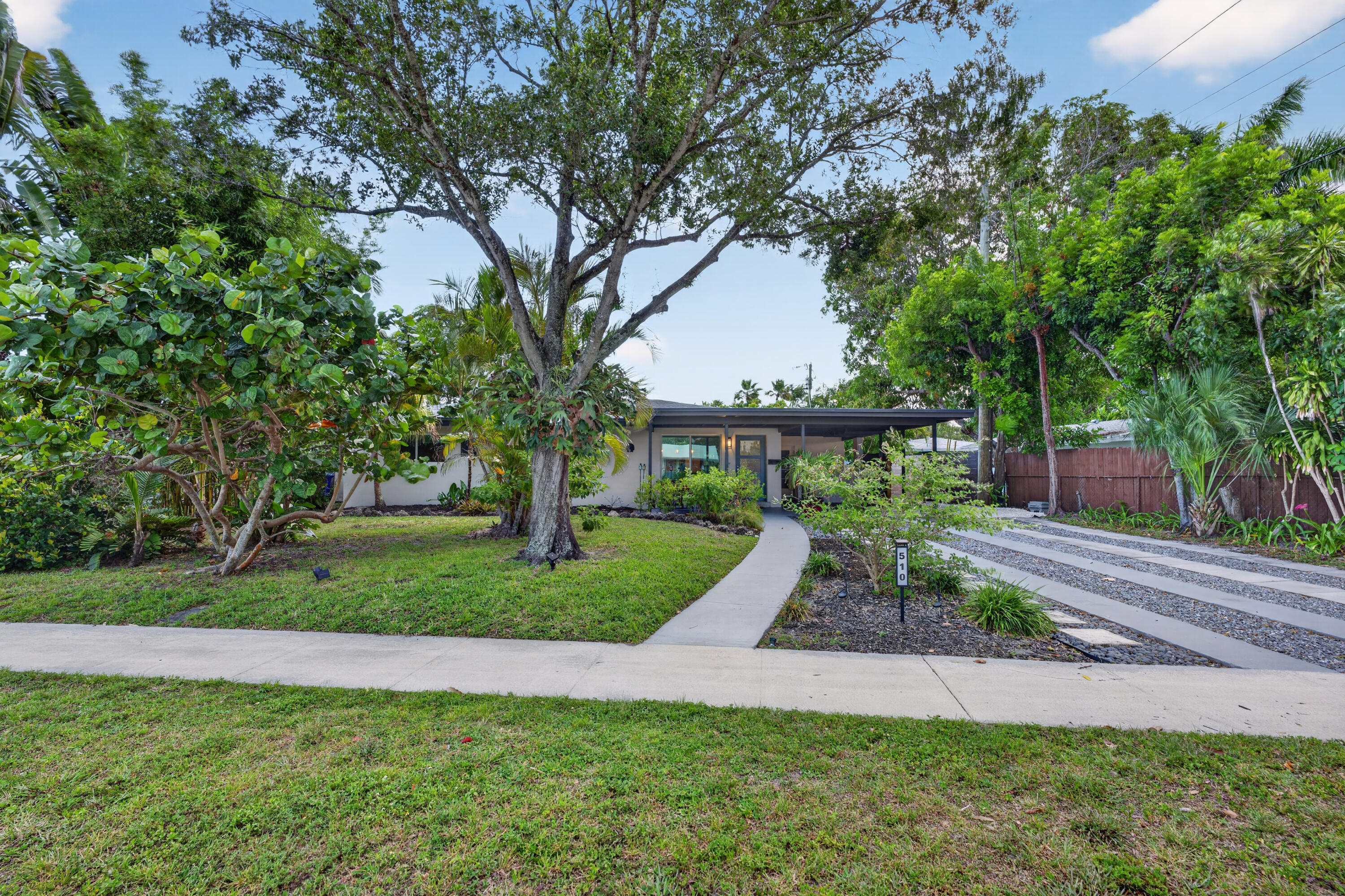 510 NE 8th Pompano Beach, FL 33060