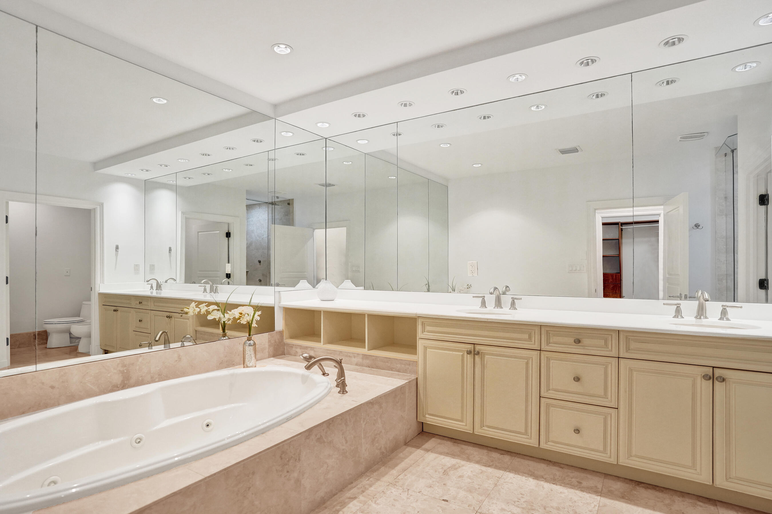 210 Hendricks Fort Lauderdale, FL 33301