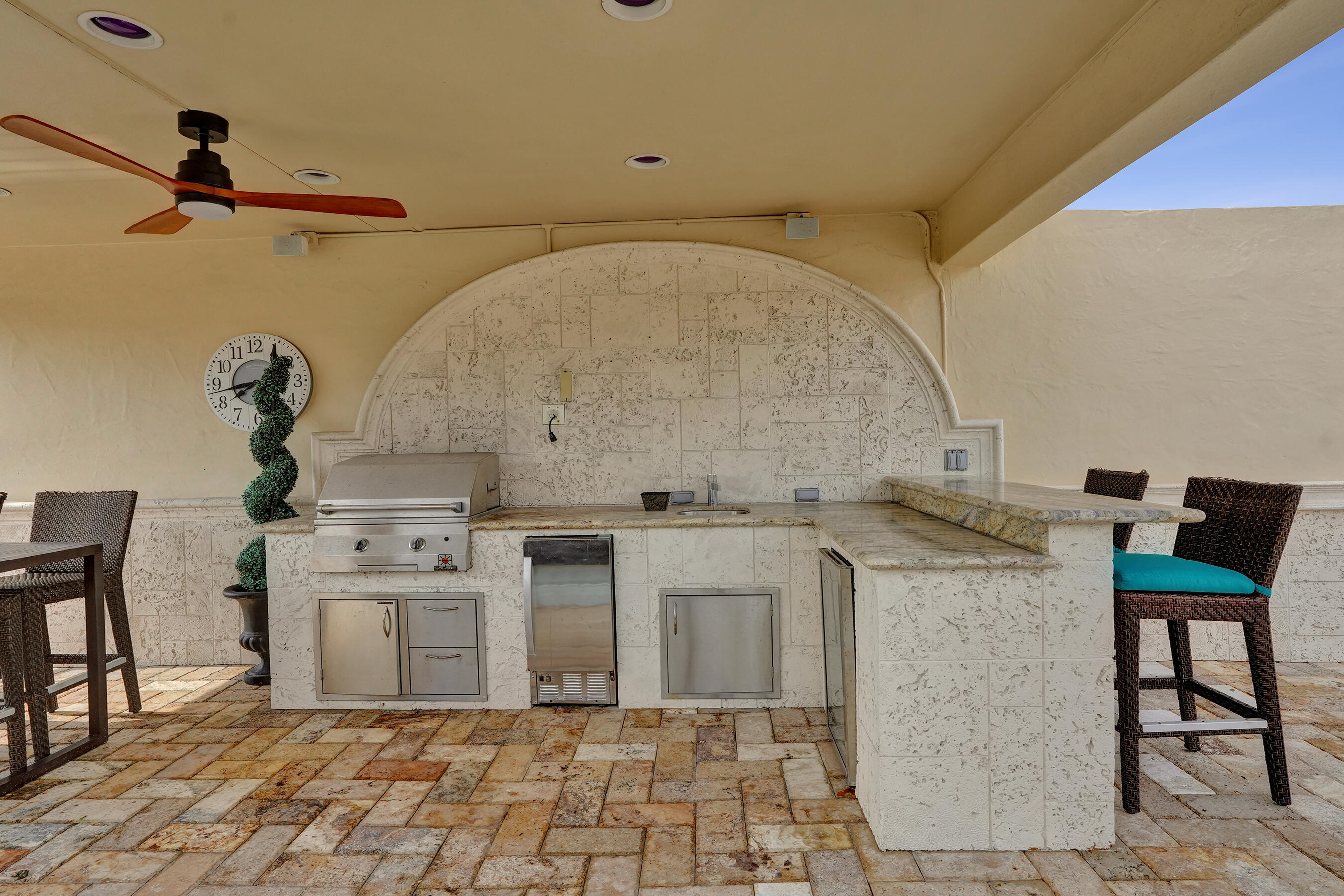 210 Hendricks Fort Lauderdale, FL 33301