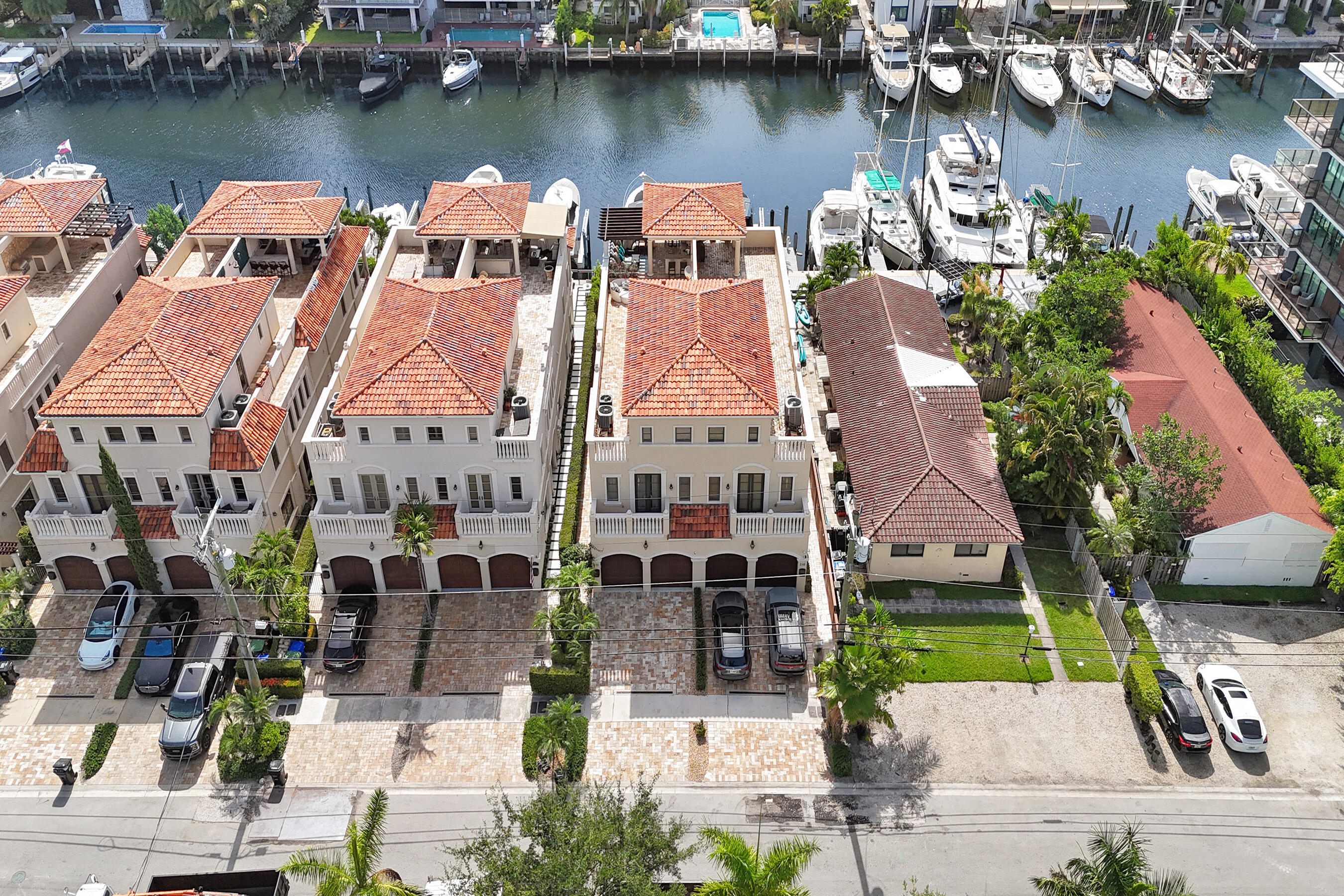 210 Hendricks Fort Lauderdale, FL 33301