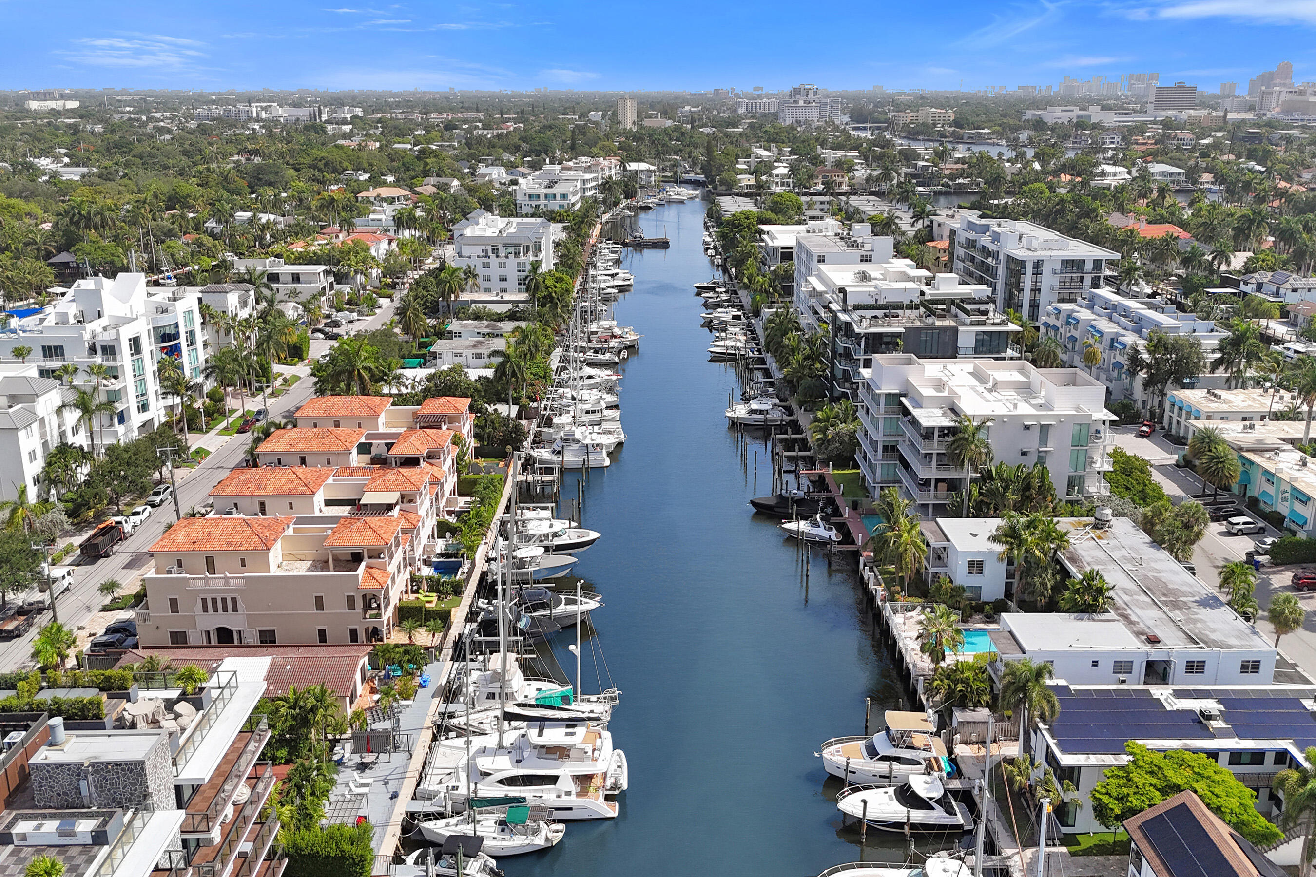 210 Hendricks Fort Lauderdale, FL 33301