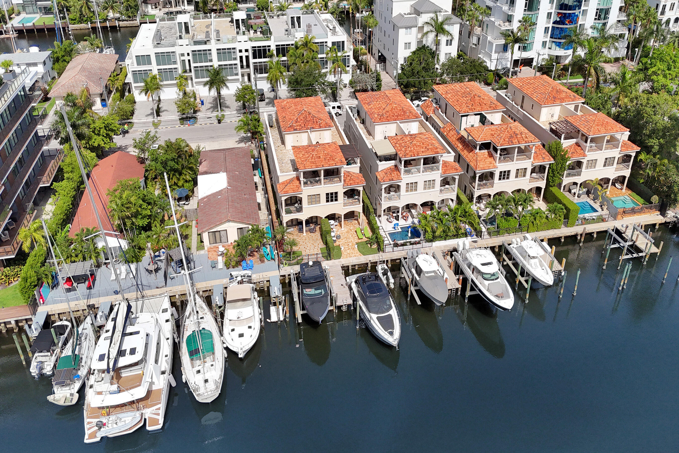 210 Hendricks Fort Lauderdale, FL 33301