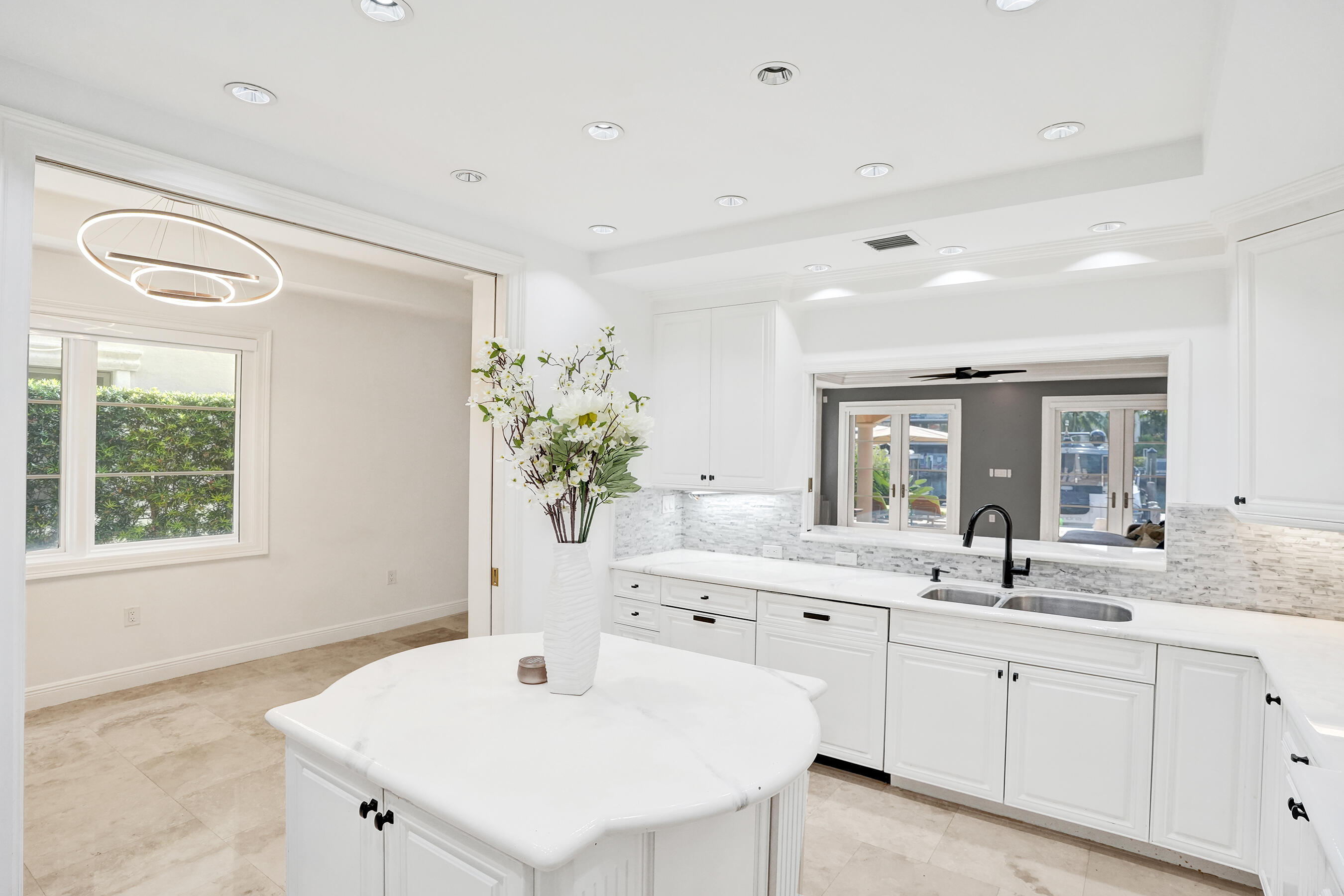 210 Hendricks Fort Lauderdale, FL 33301