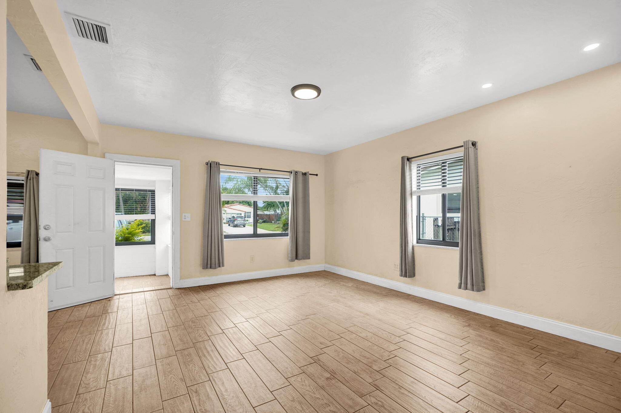 1532 NE 173rd St North Miami Beach, FL 33162