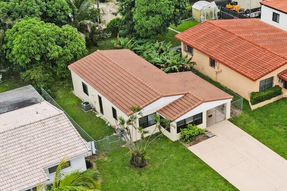 1532 NE 173rd St North Miami Beach, FL 33162