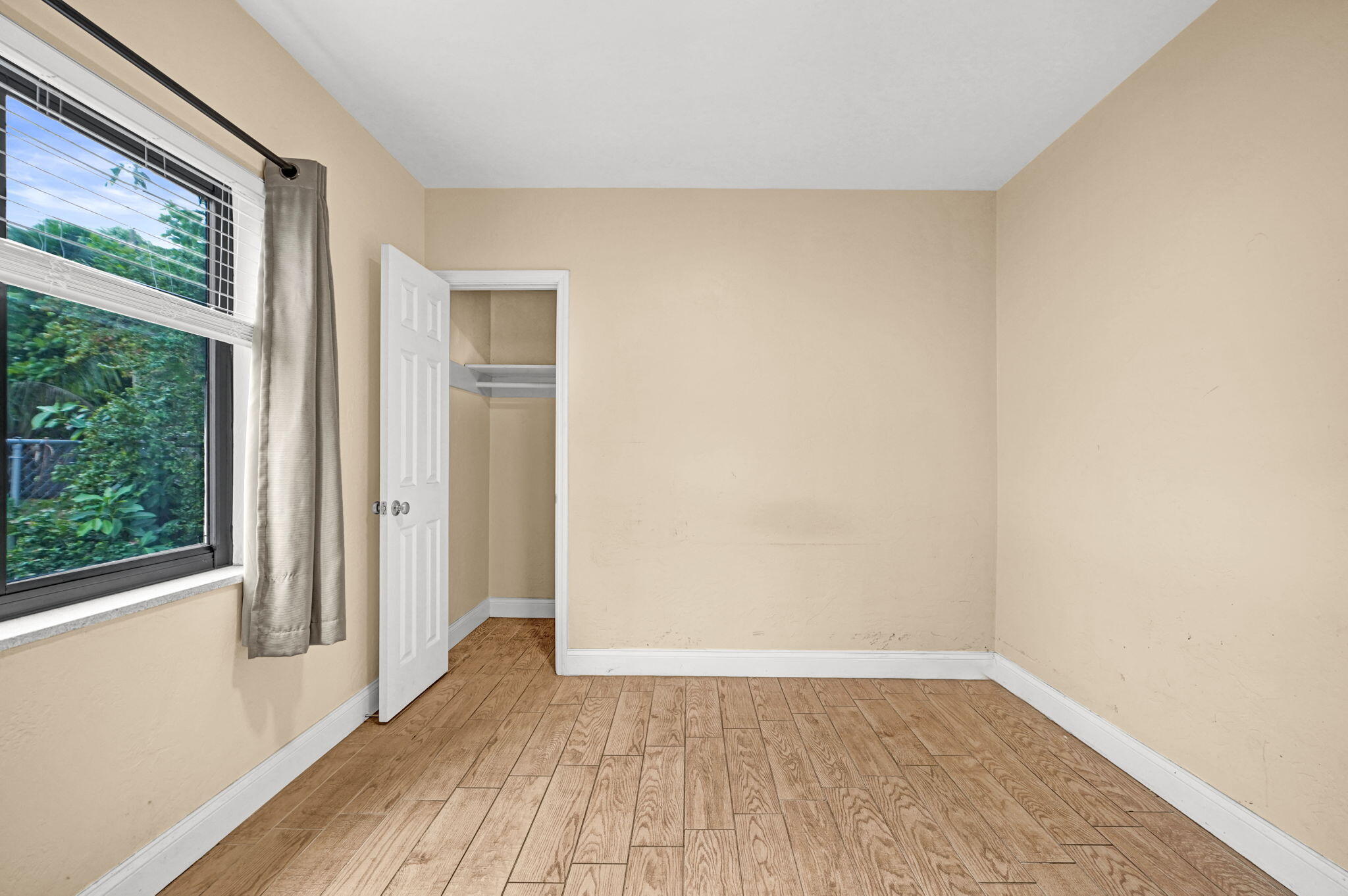 1532 NE 173rd St North Miami Beach, FL 33162