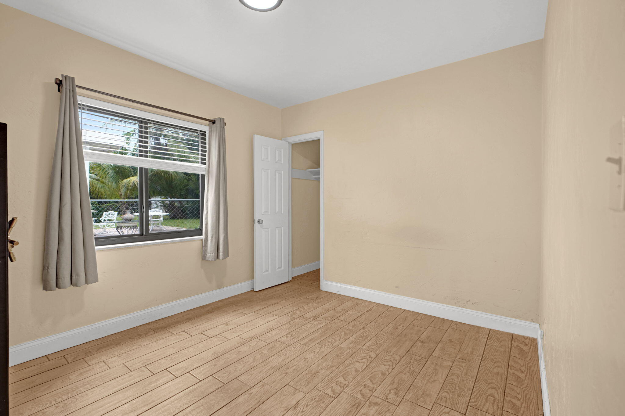 1532 NE 173rd St North Miami Beach, FL 33162