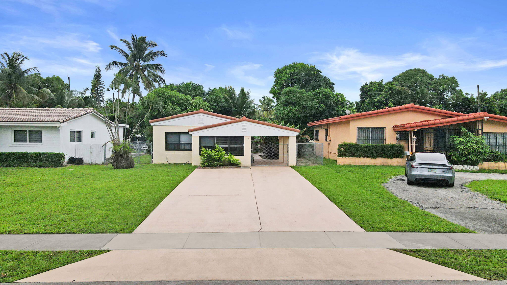 1532 NE 173rd St North Miami Beach, FL 33162