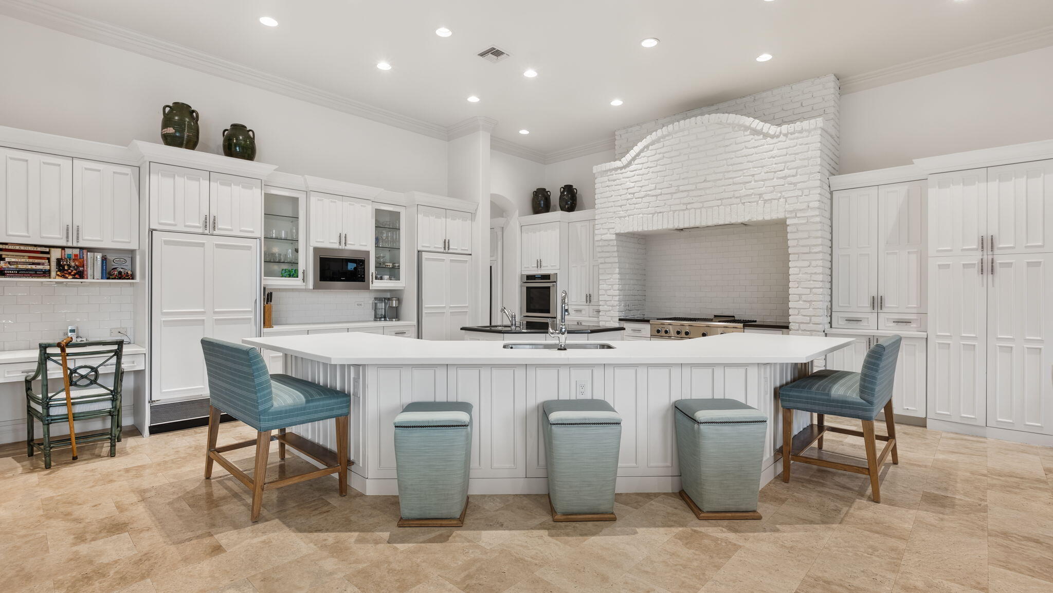 1014 Grand Ct Highland Beach, FL 33487