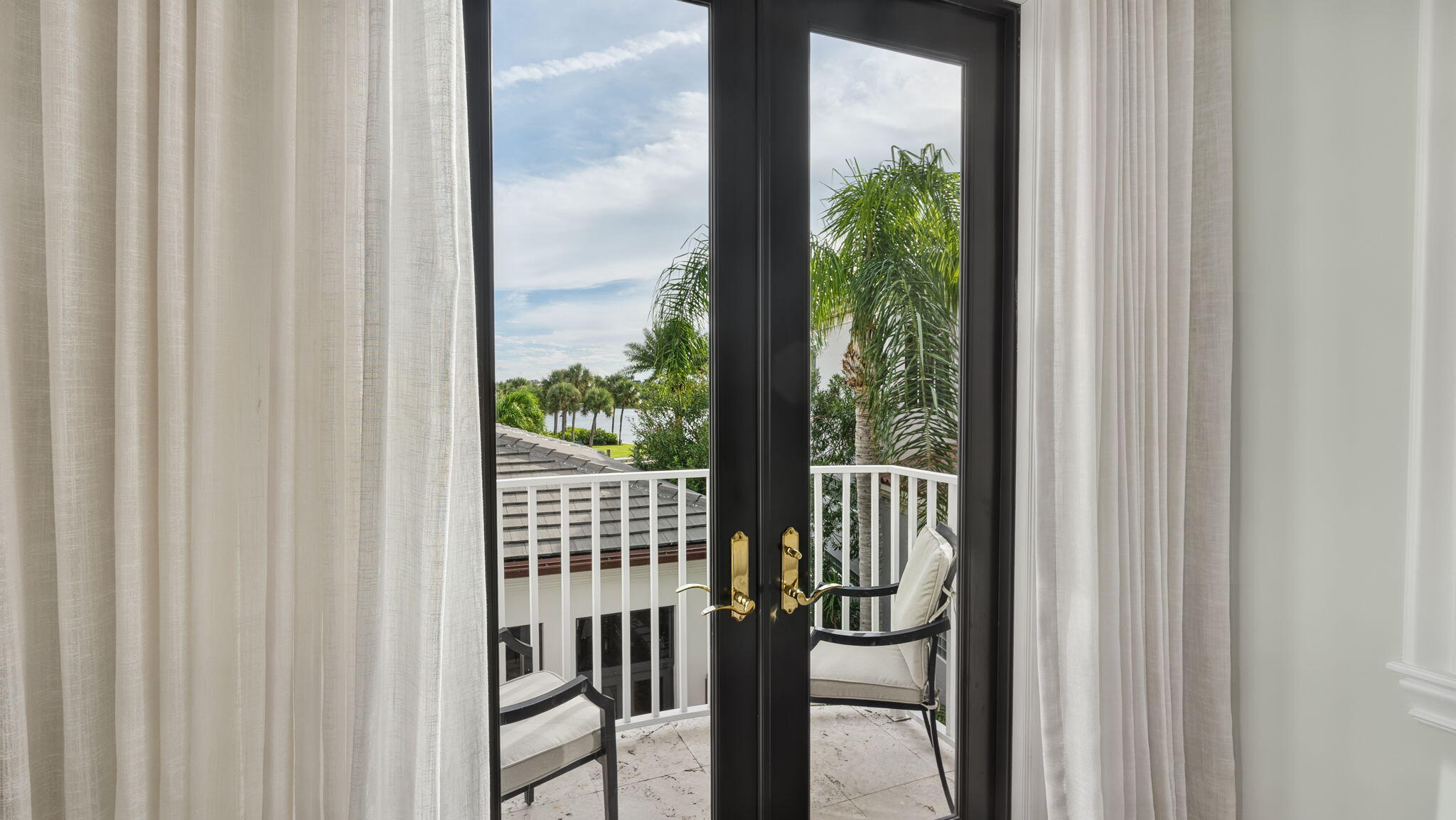 1014 Grand Ct Highland Beach, FL 33487
