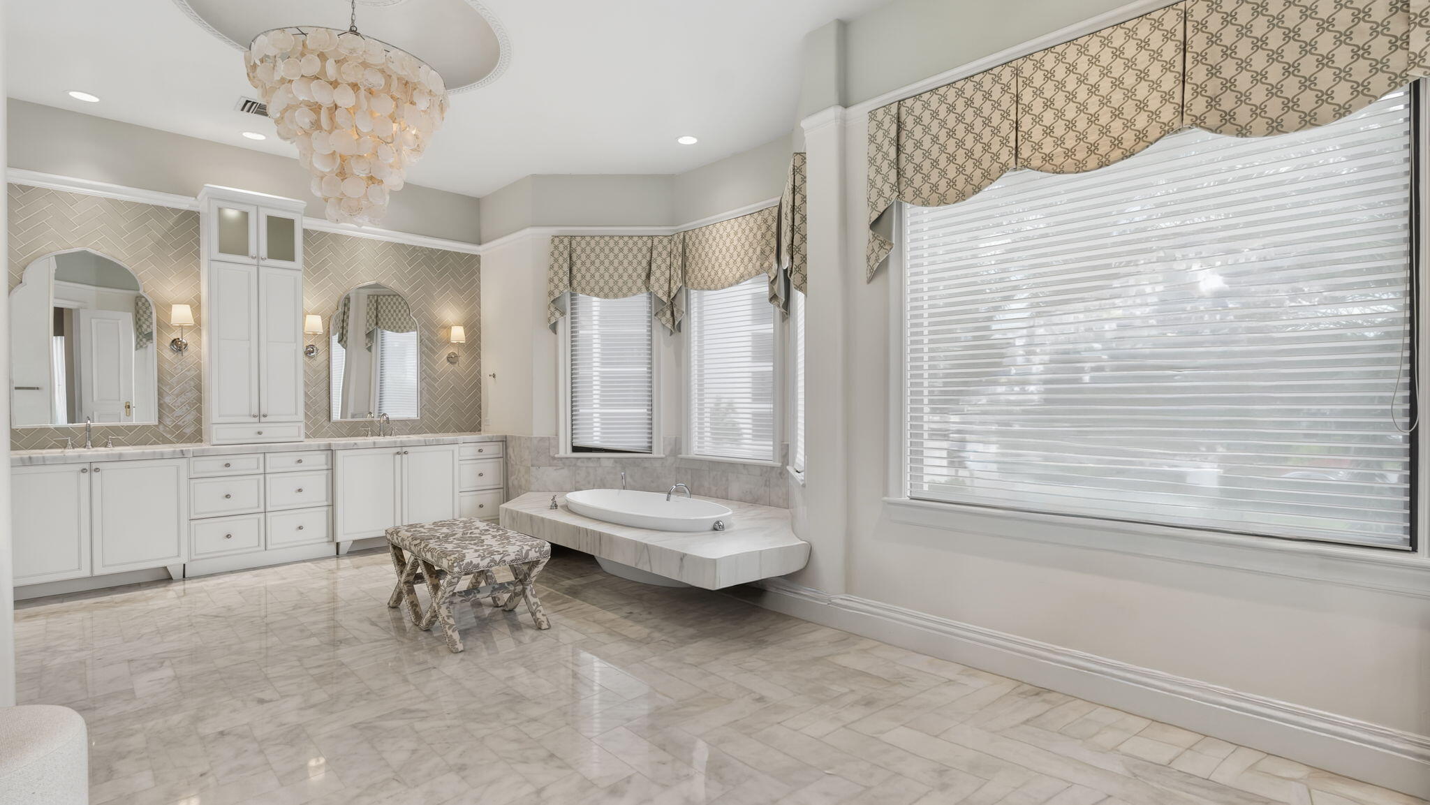 1014 Grand Ct Highland Beach, FL 33487
