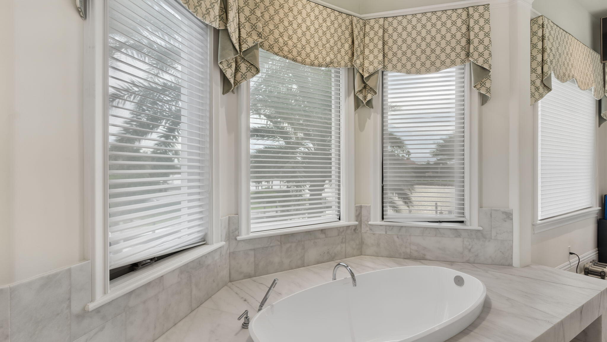1014 Grand Ct Highland Beach, FL 33487