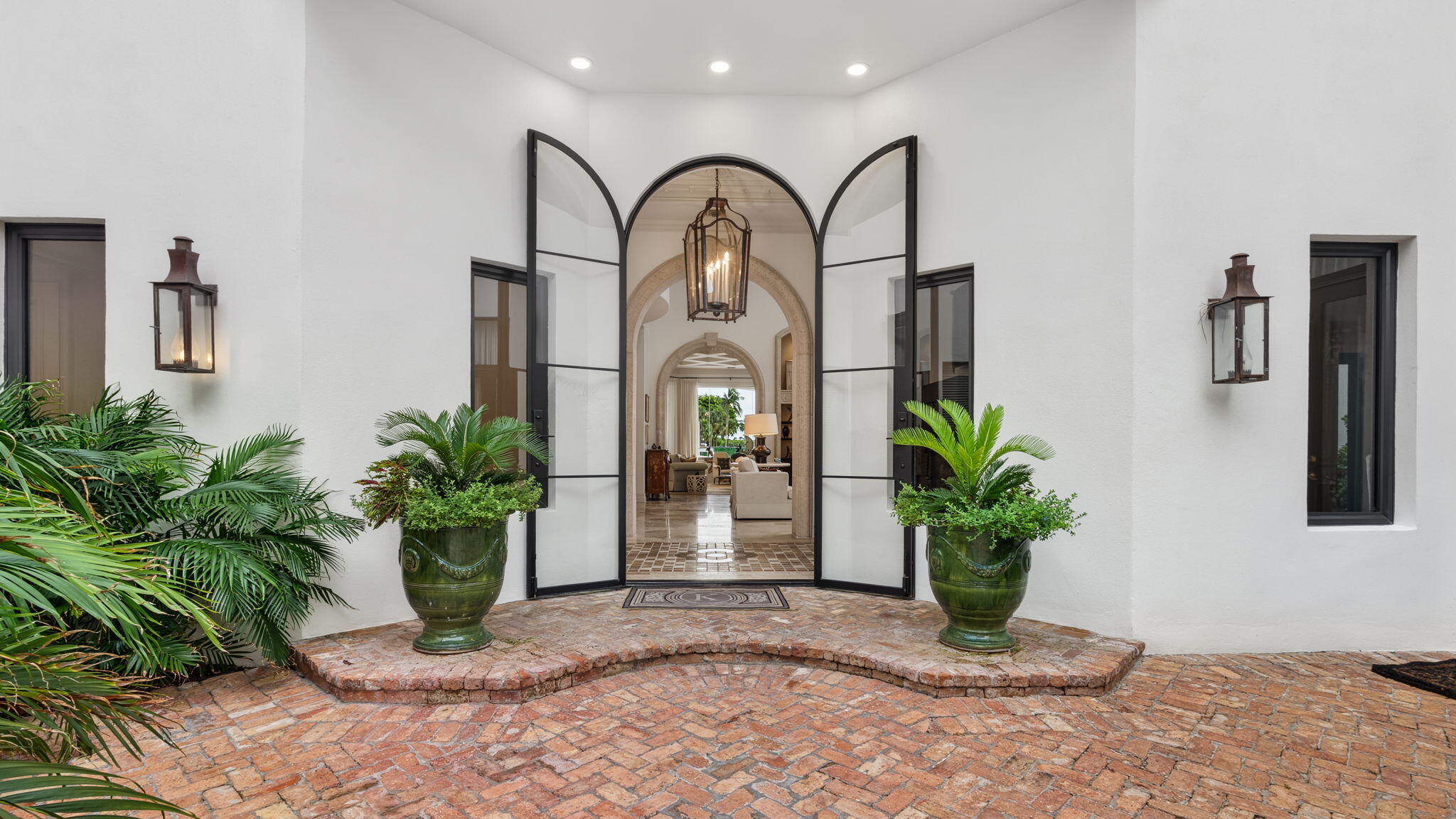 1014 Grand Ct Highland Beach, FL 33487