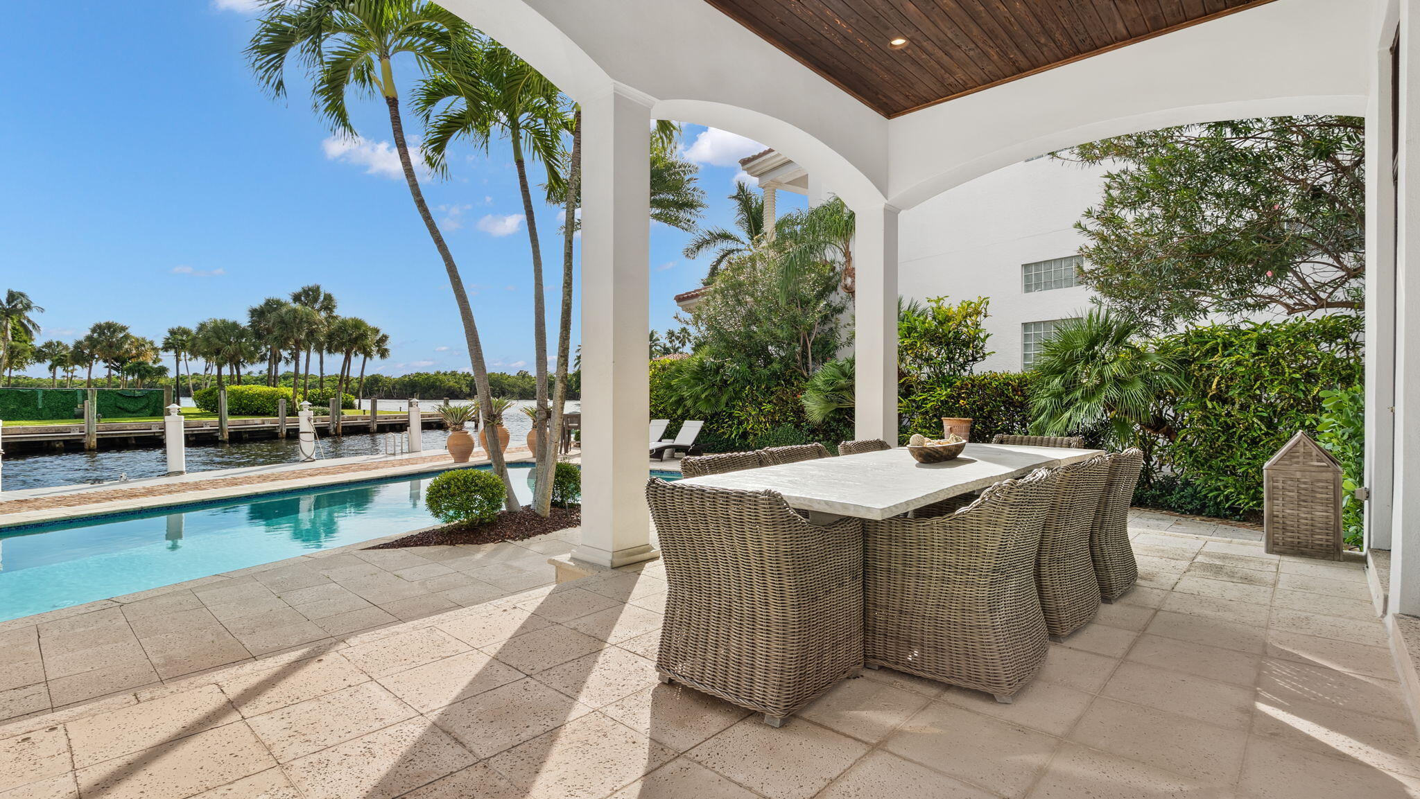 1014 Grand Ct Highland Beach, FL 33487