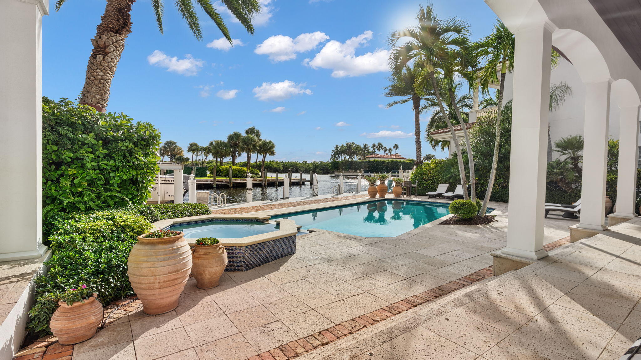 1014 Grand Ct Highland Beach, FL 33487