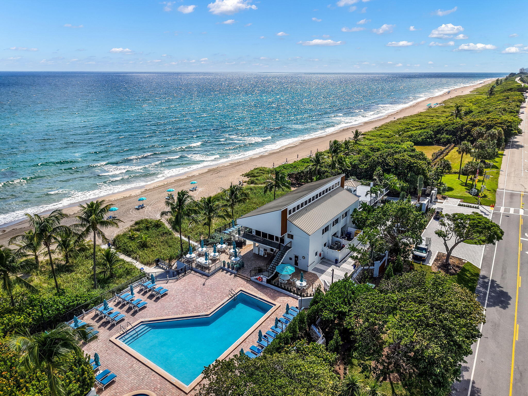 1014 Grand Ct Highland Beach, FL 33487