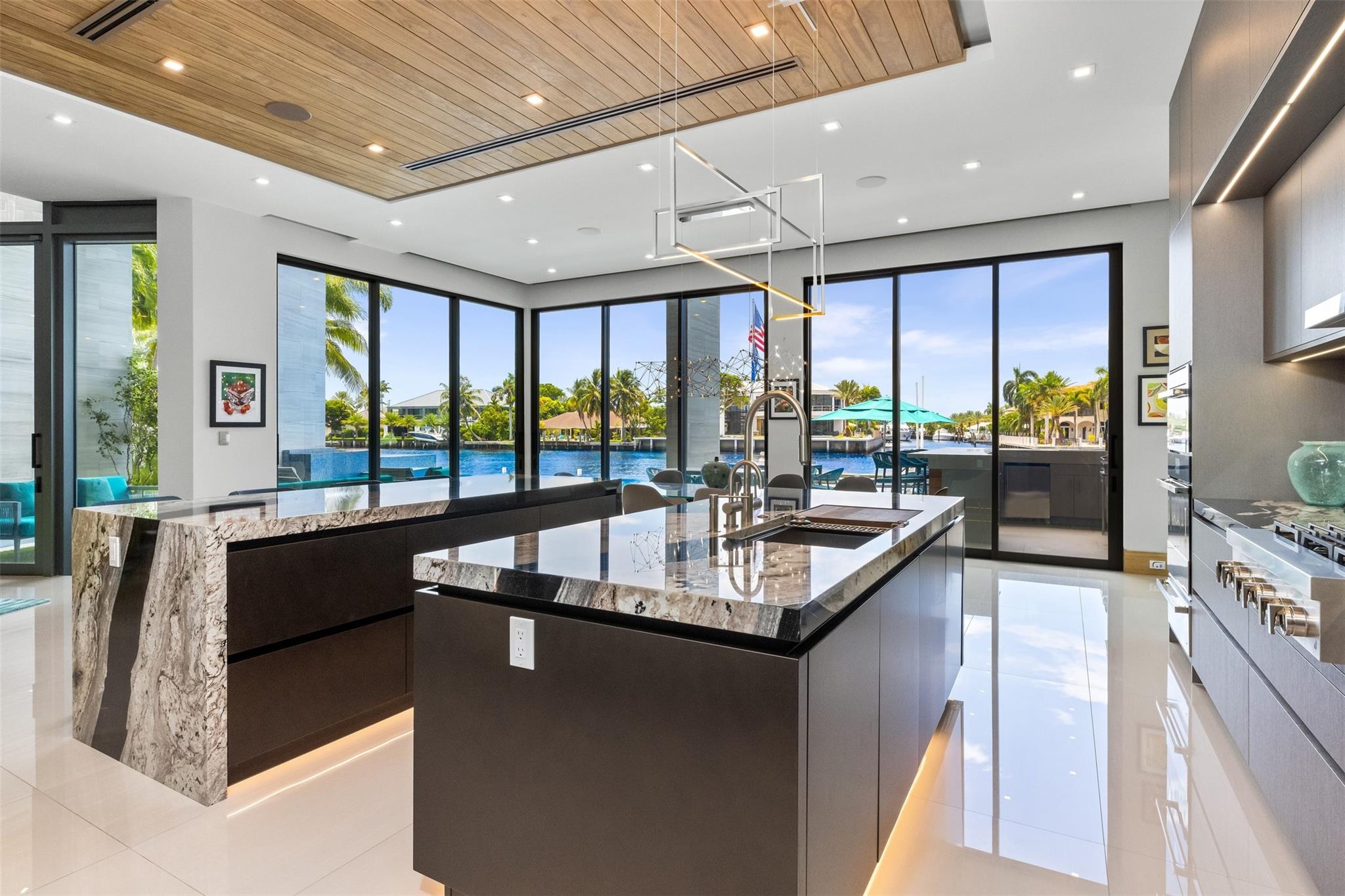 34 Minnetonka Rd,Sea Ranch Lakes, FL 33308